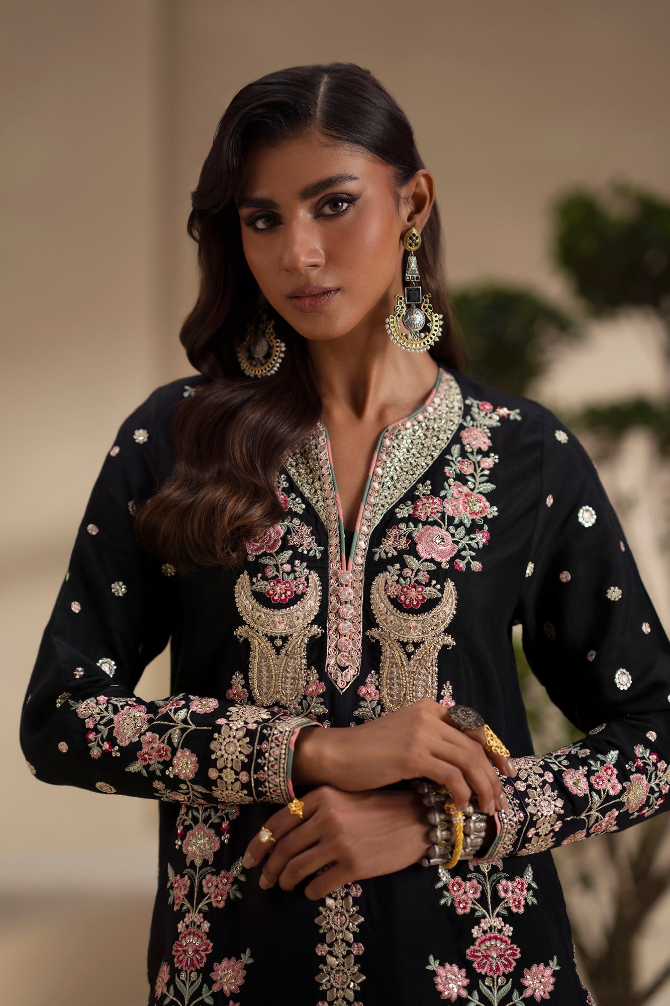 EMBROIDERED SUIT (E0900/104/902)