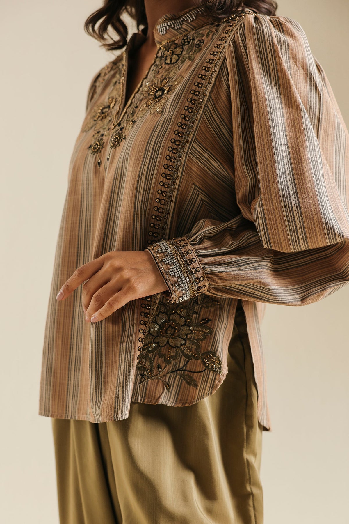 EMBROIDERED TOP (E0900/119/131)