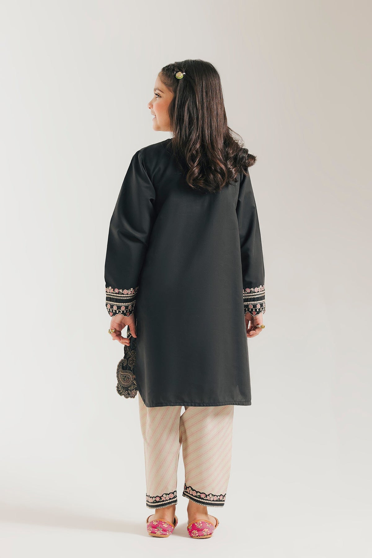 EMBROIDERED SUIT (E0905/404/902 E0905/304/902)