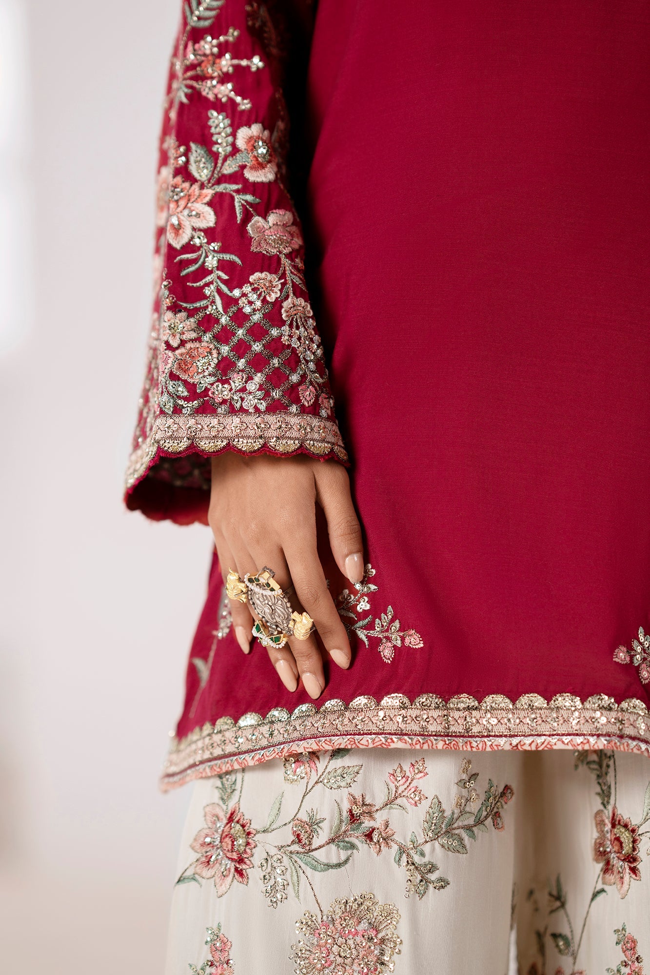 EMBROIDERED SUIT (E0907/104/305)