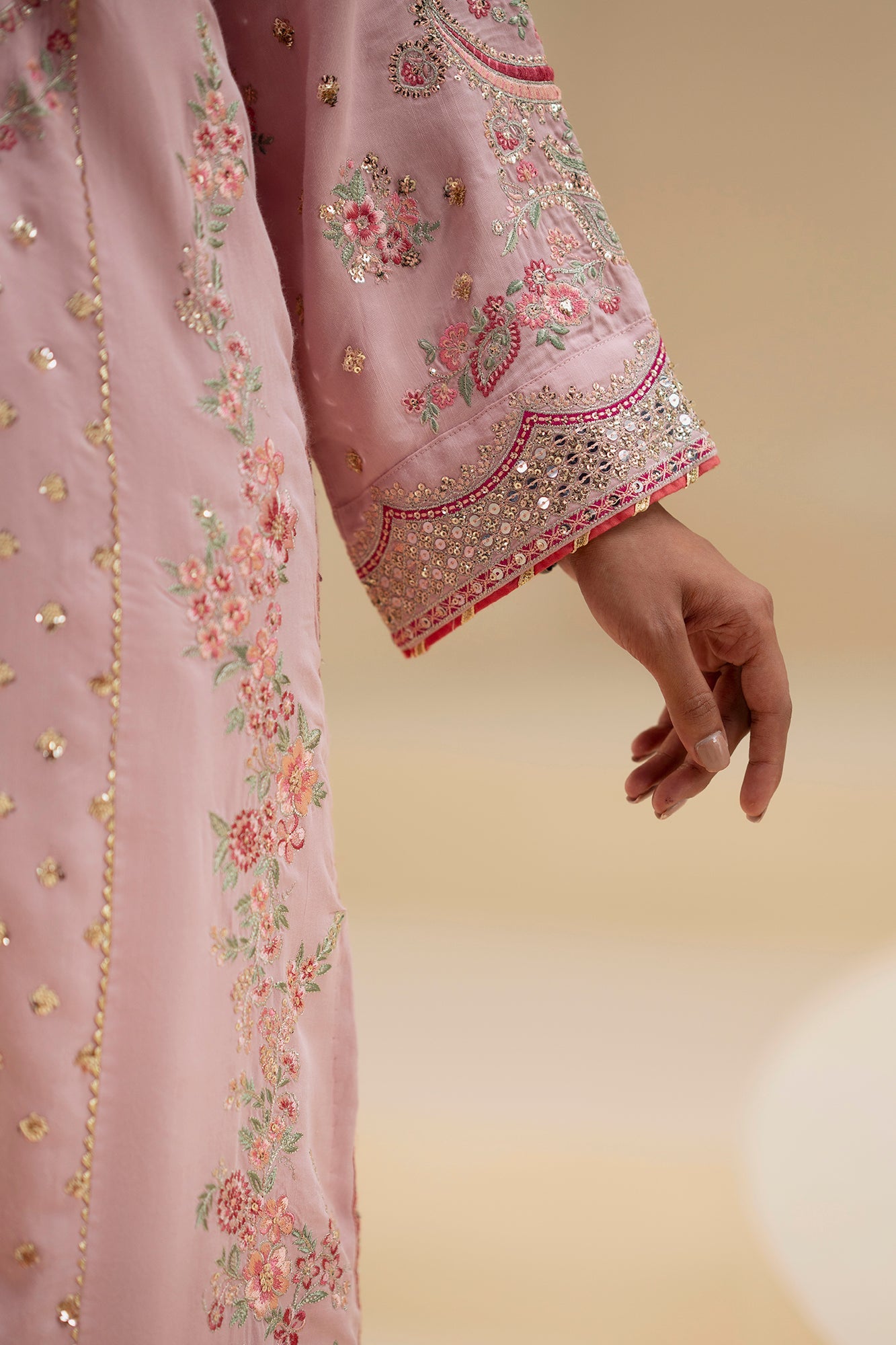 EMBROIDERED SUIT (E0909/104/427)