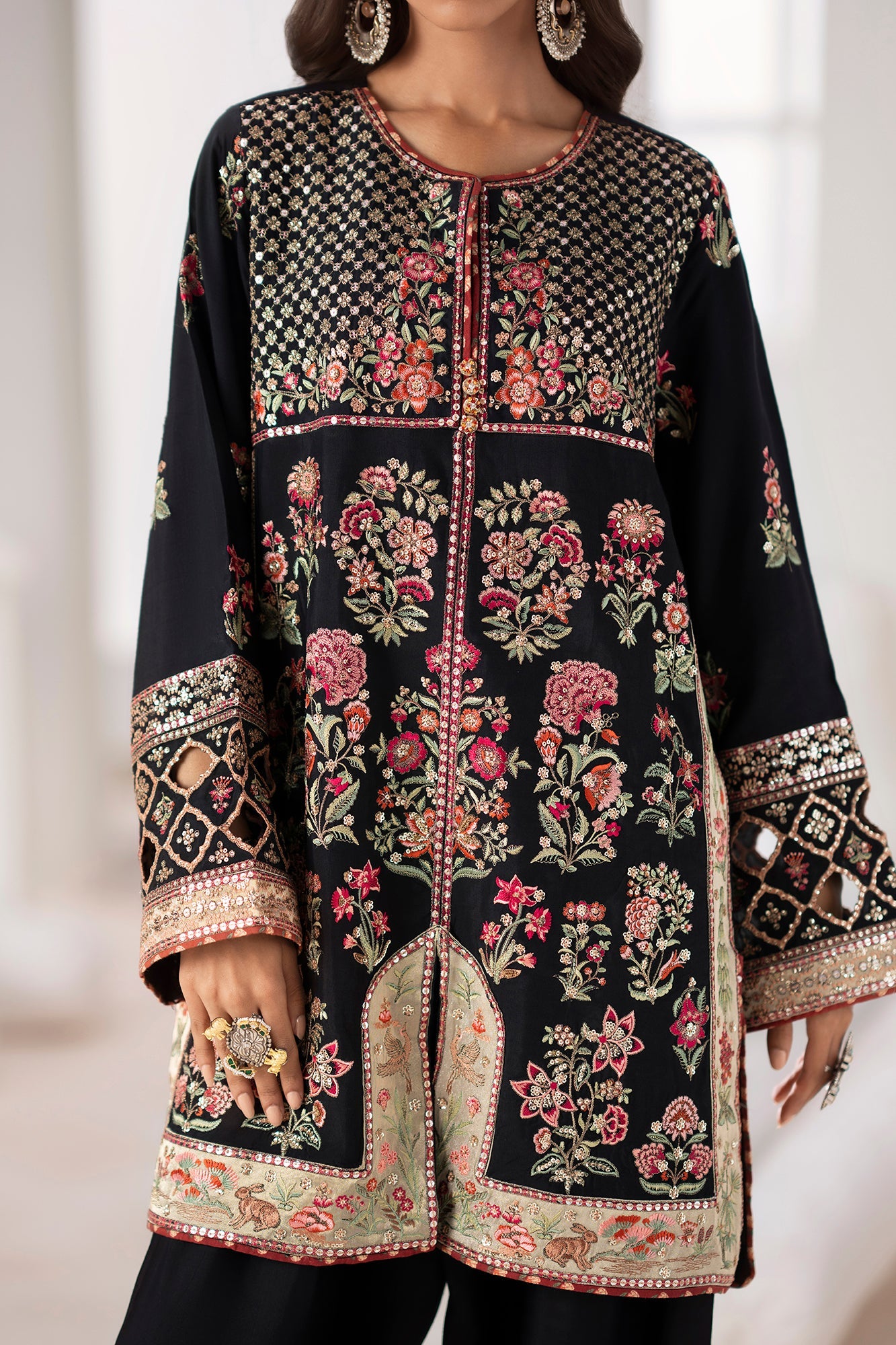 EMBROIDERED SUIT (E0911/104/902)