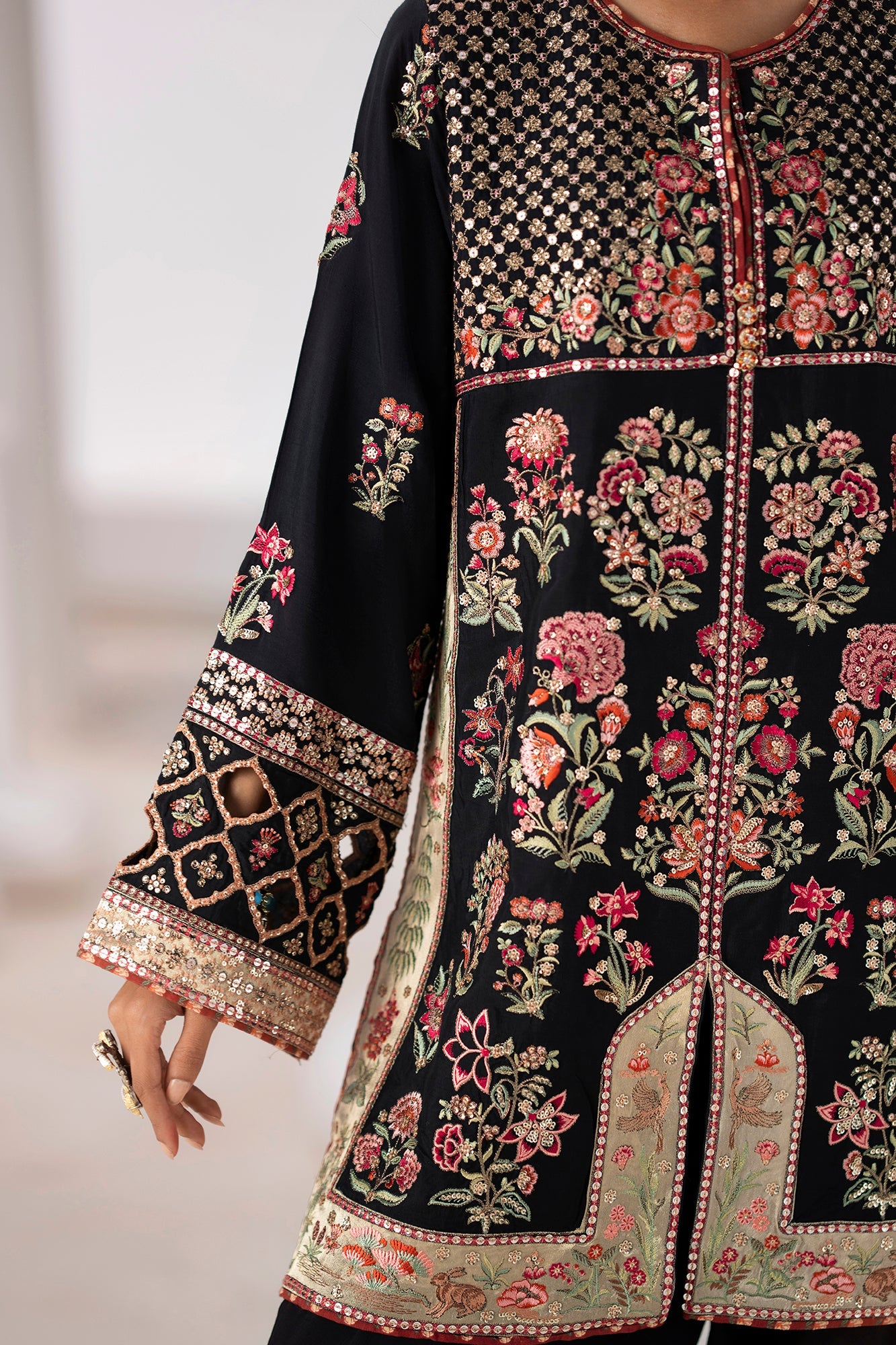EMBROIDERED SUIT (E0911/104/902)