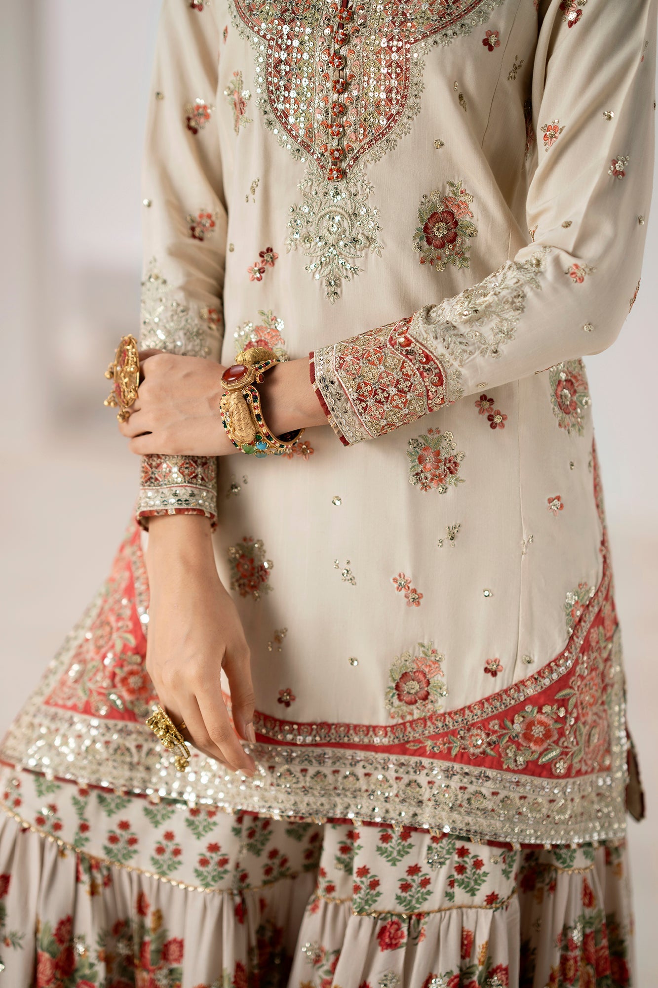 EMBROIDERED SUIT (E0916/104/002)