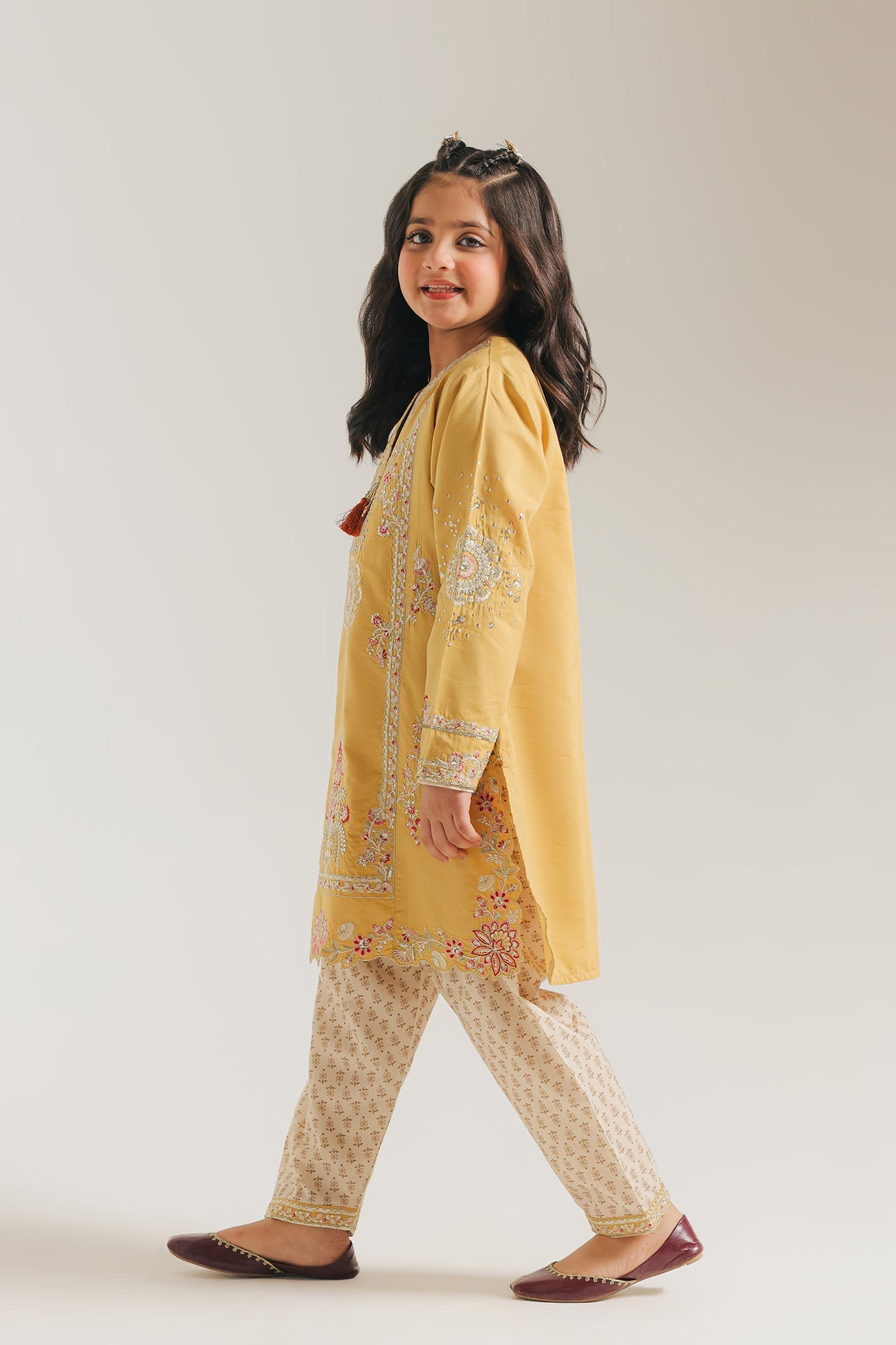 EMBROIDERED SUIT (E0923/404/114 E0923/304/114)