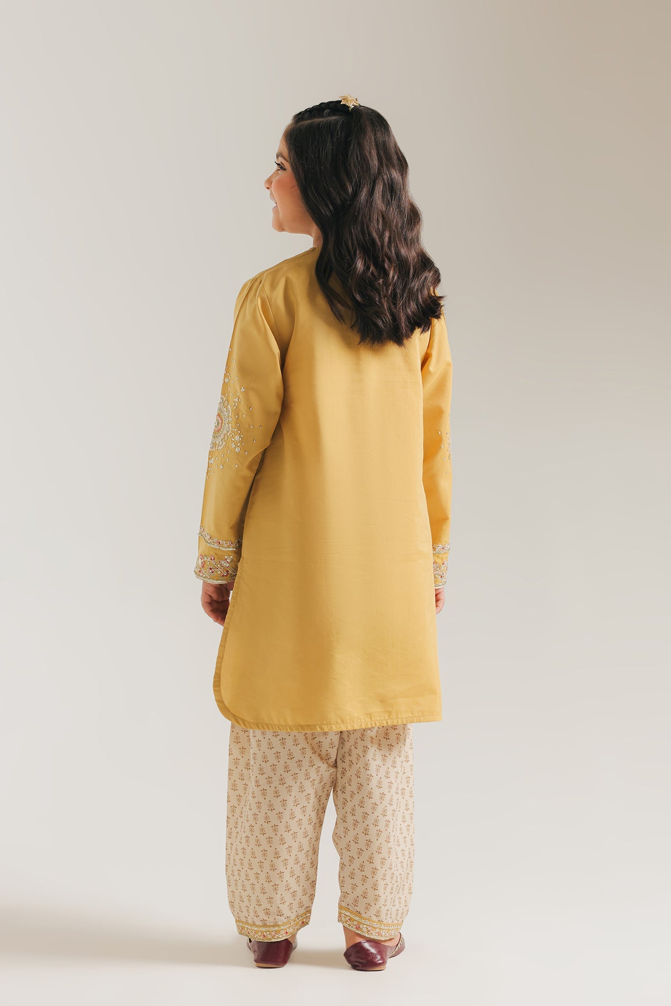 EMBROIDERED SUIT (E0923/404/114 E0923/304/114)