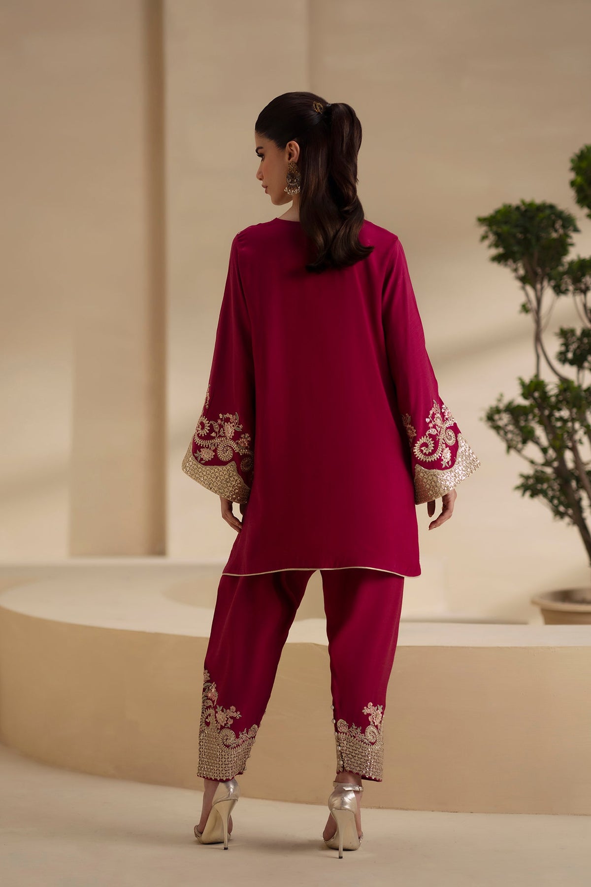 EMBROIDERED SUIT (E0928/104/406)
