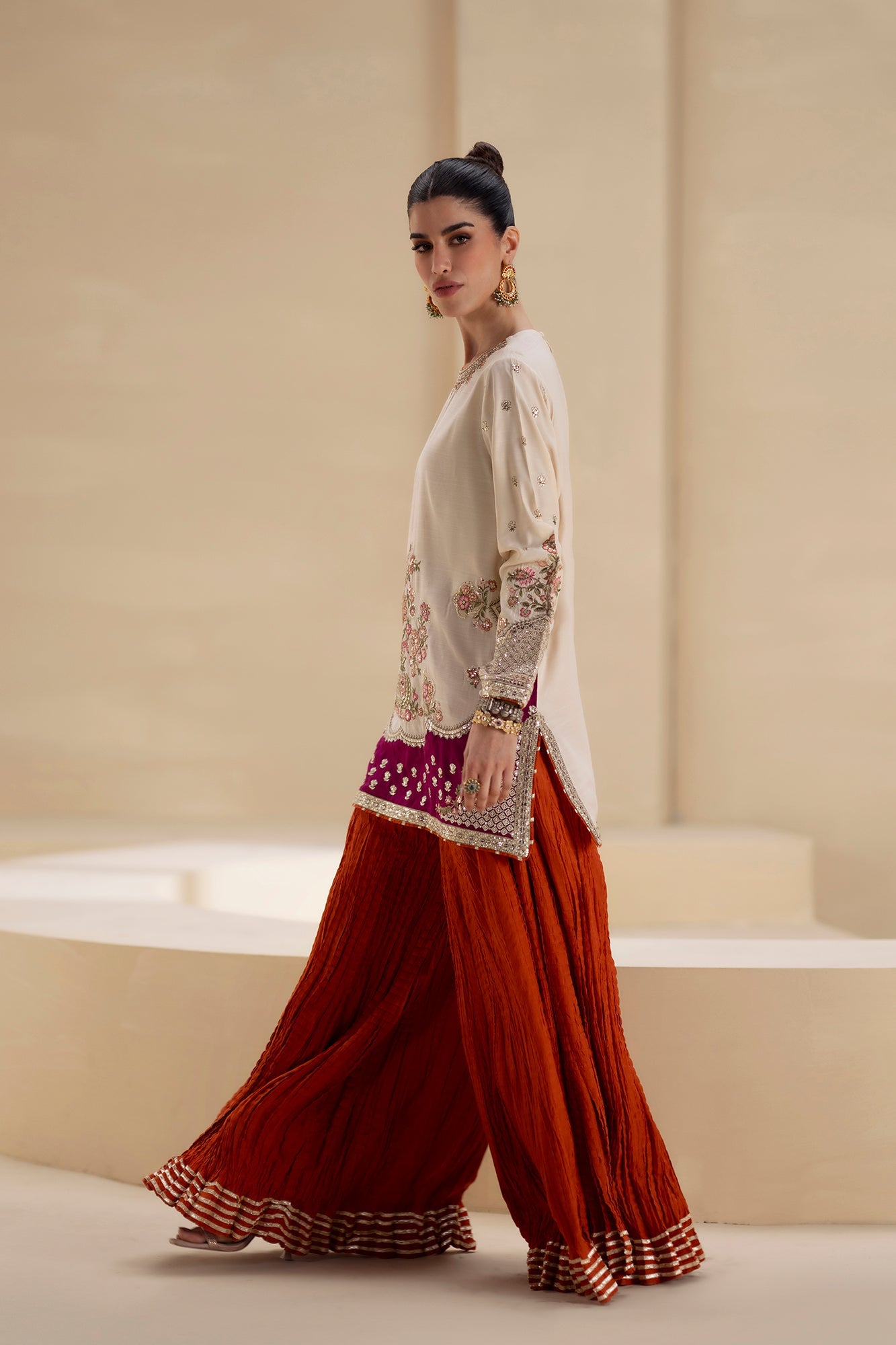 EMBROIDERED SUIT (E0931/104/004)