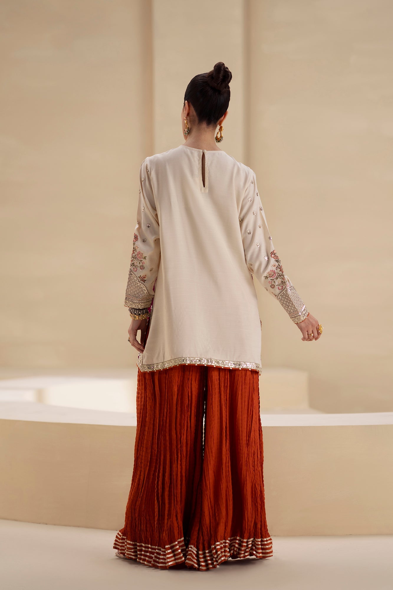 EMBROIDERED SUIT (E0931/104/004)