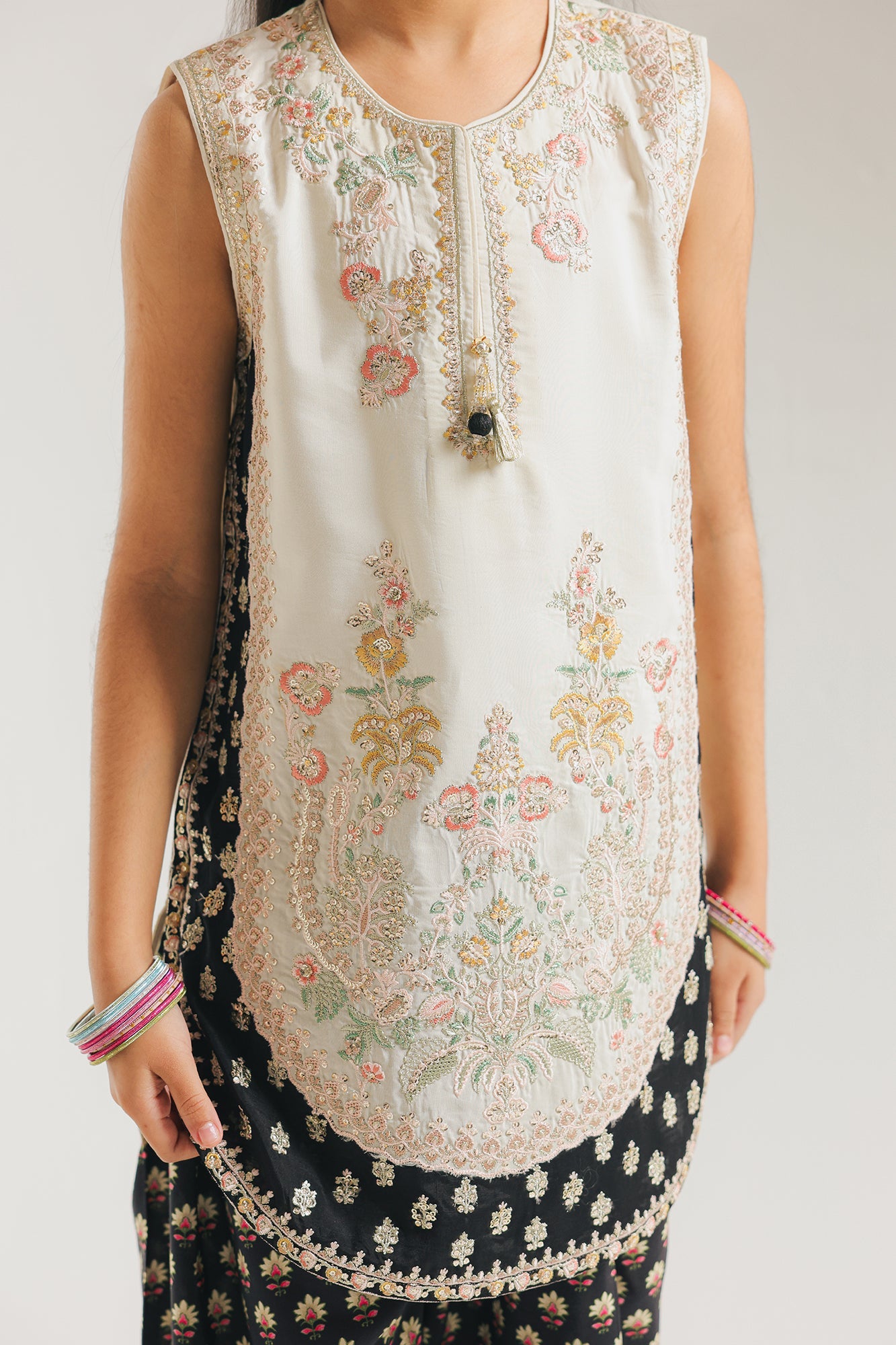 Embroidered Suit (E0931/404/003 E0931/304/003)