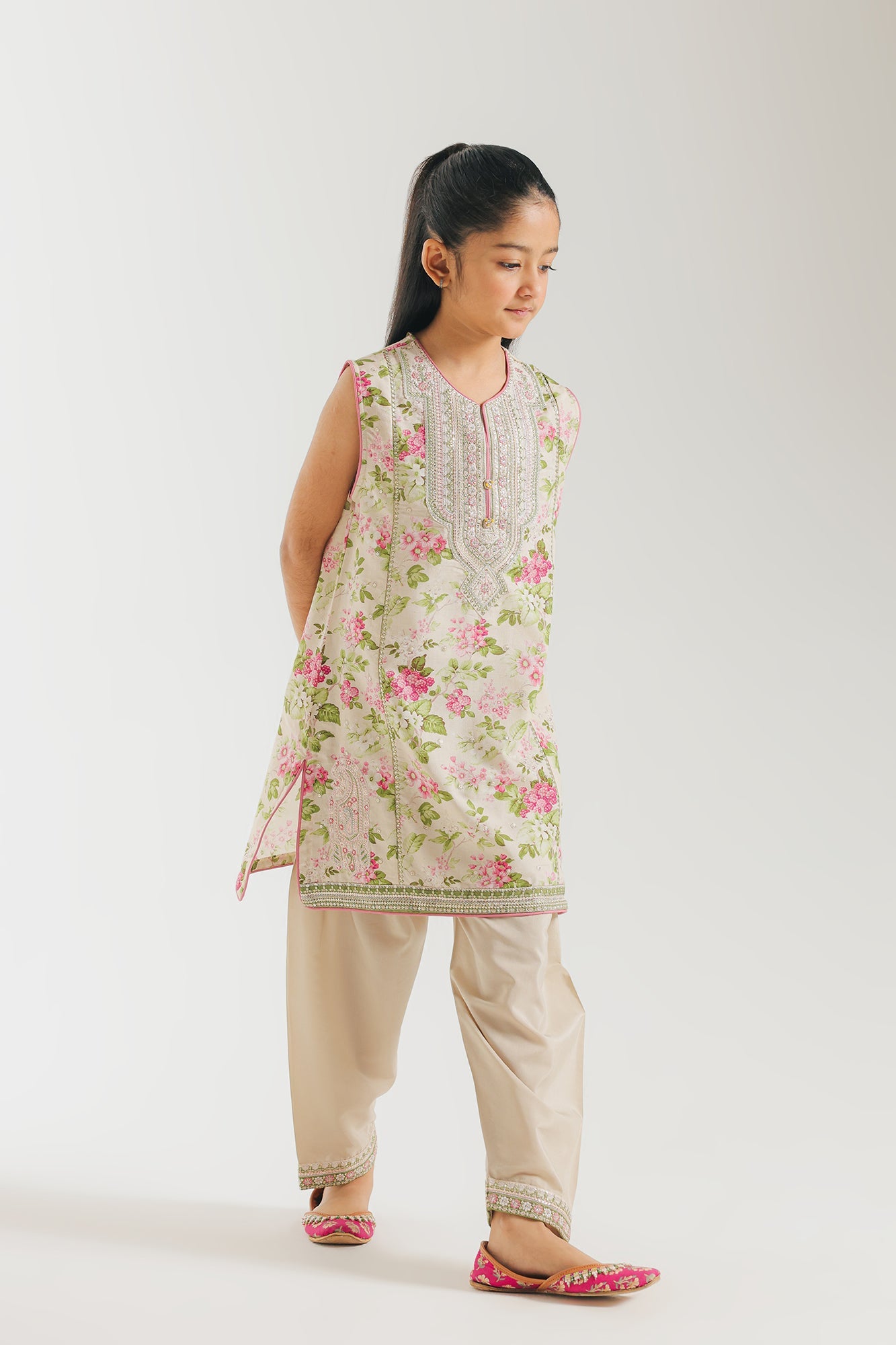 https://cdn.shopify.com/s/files/1/2290/7917/files/E0935-404-004_4.jpg?v=1769165313