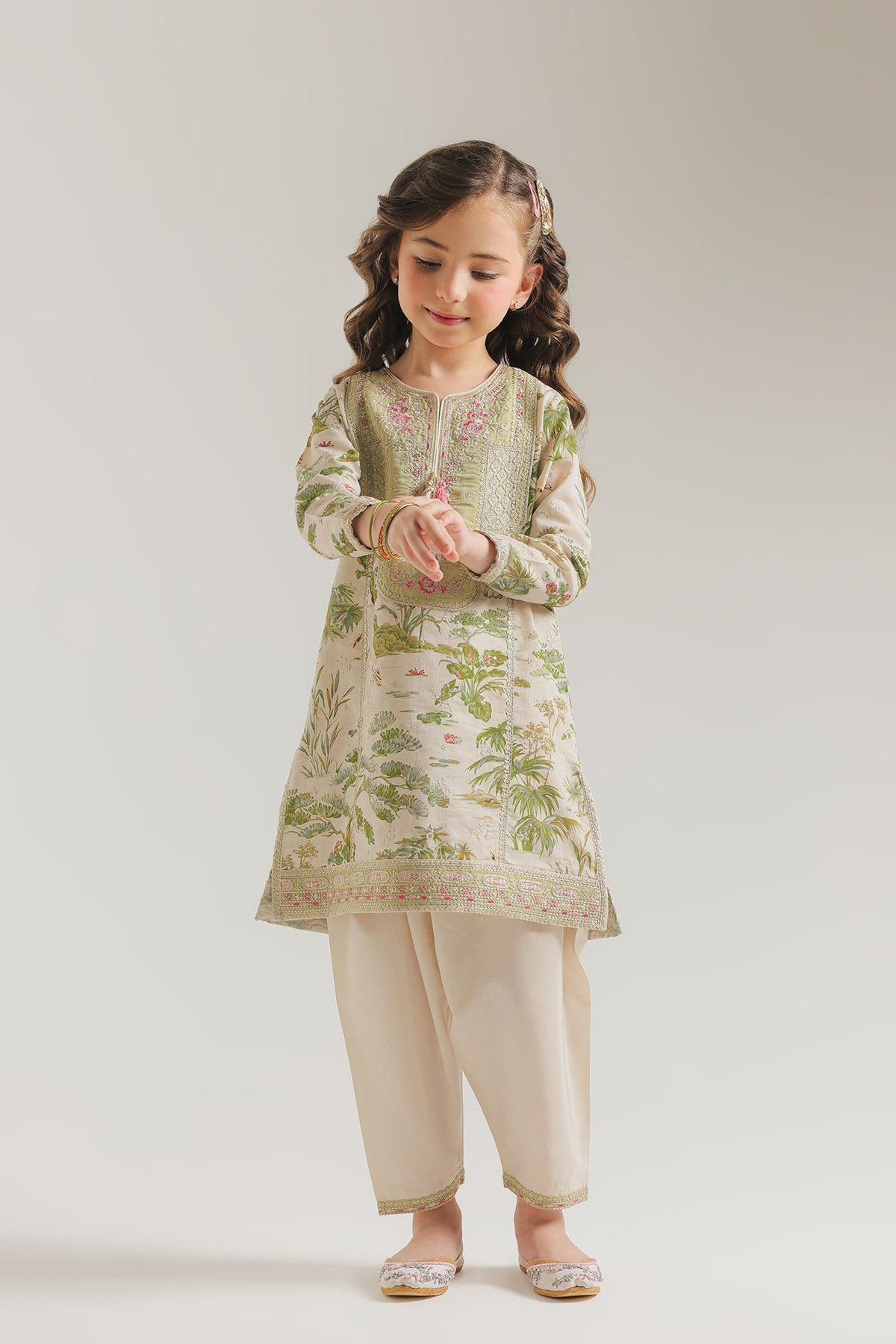 EMBROIDERED SUIT (E0936/404/005 E0936/304/005)