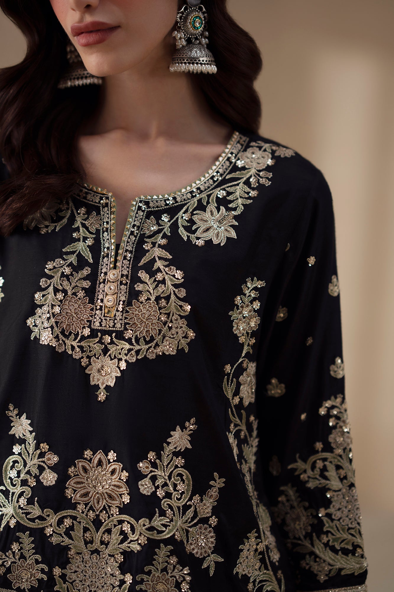 EMBROIDERED SUIT (E0940/104/901)