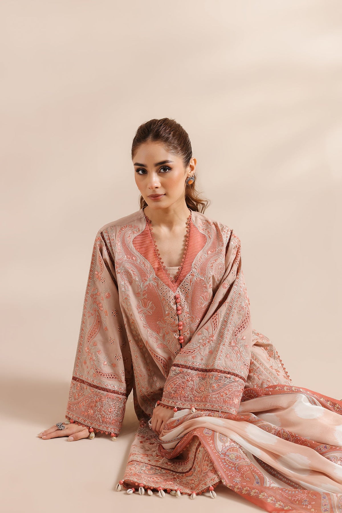 EMBROIDERED SUIT (E0949/203/216)