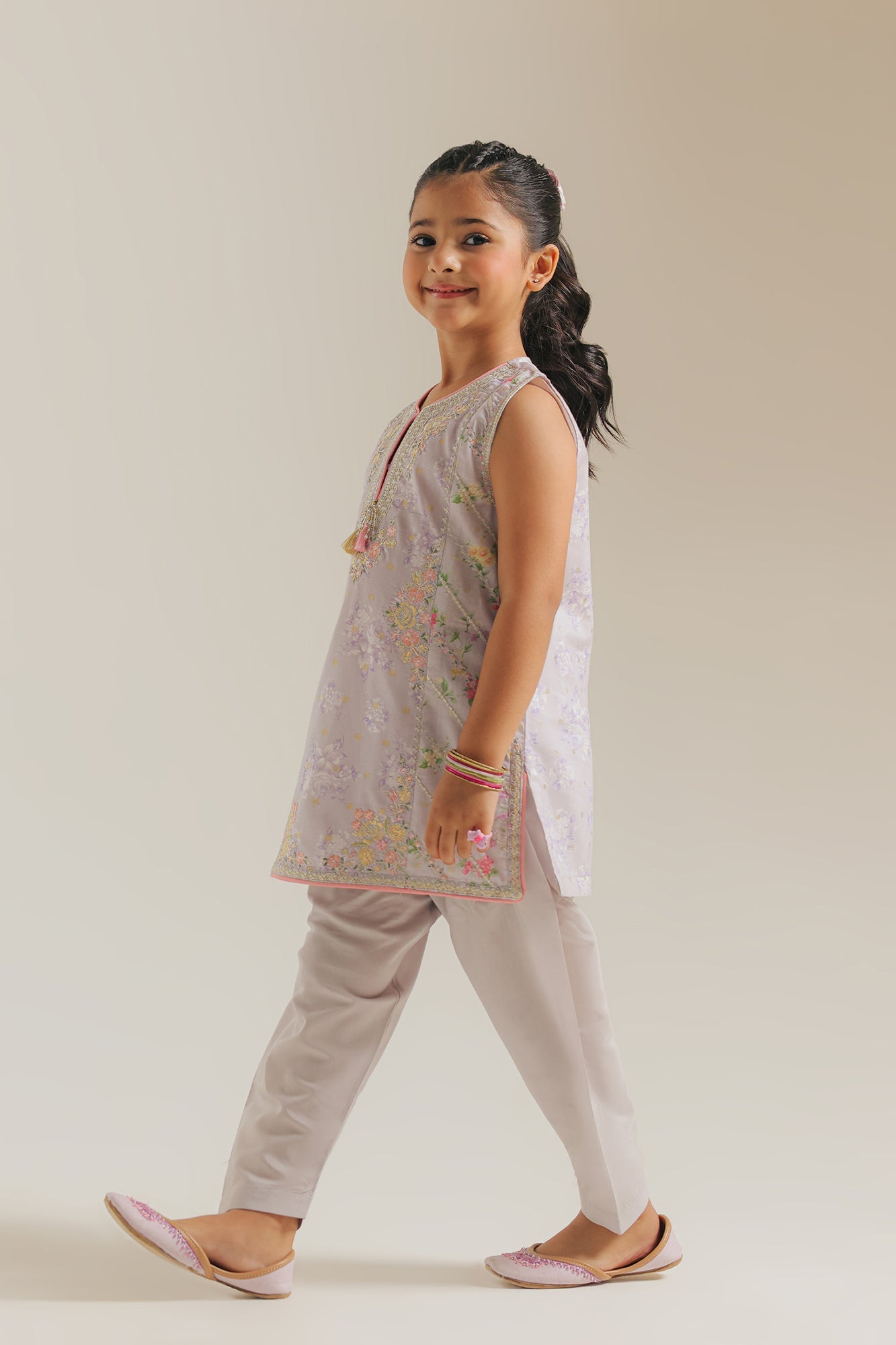 EMBROIDERED SUIT (E0954/404/515 E0954/304/515)