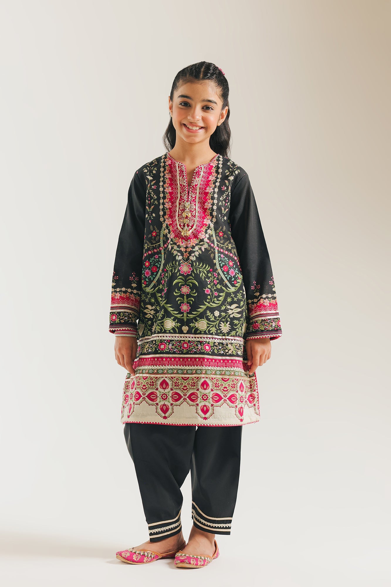 EMBROIDERED SUIT (E0956/404/901 E0956/304/901)