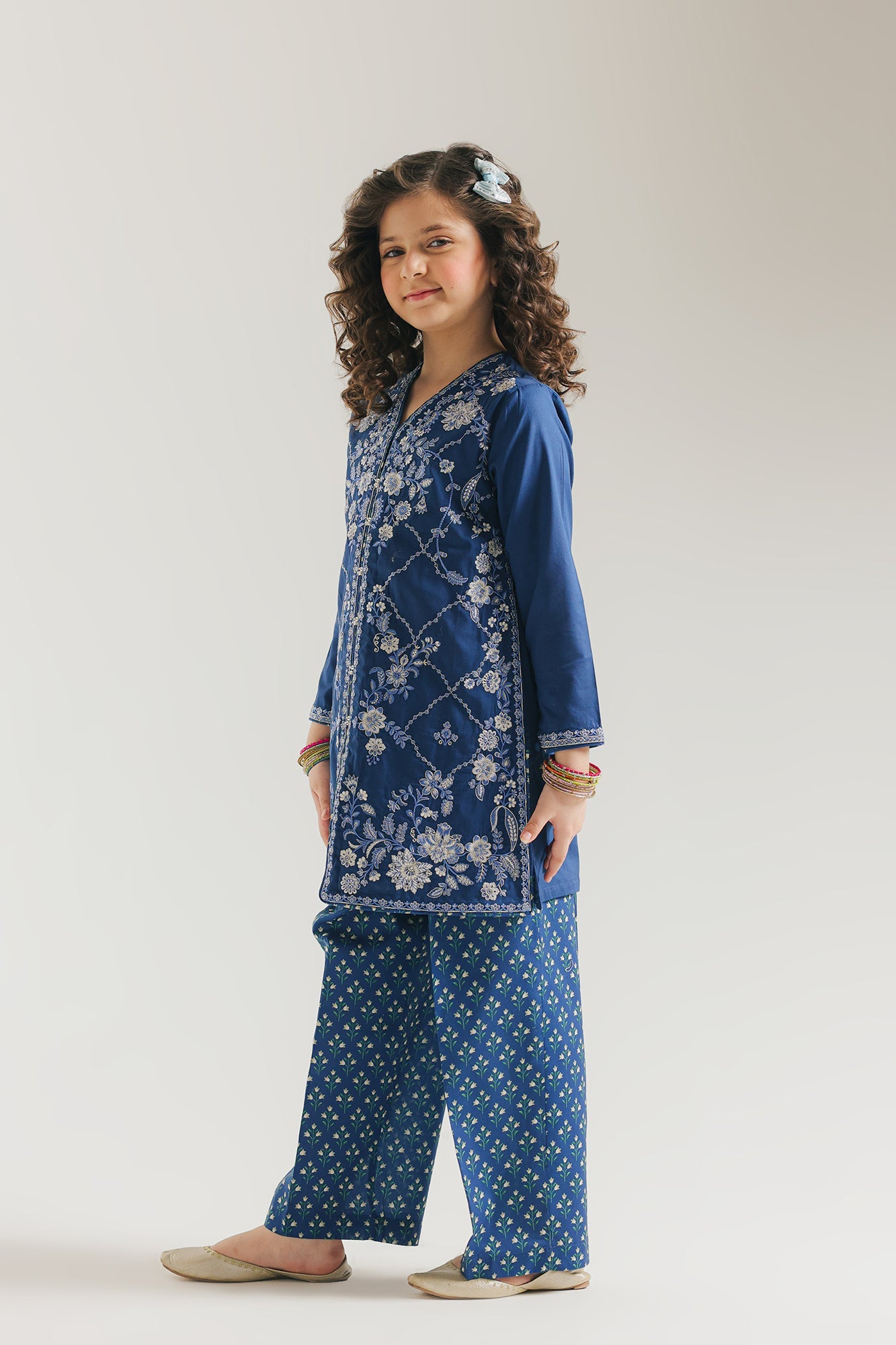 EMBROIDERED SUIT (E0961/404/604 E0961/304/604)