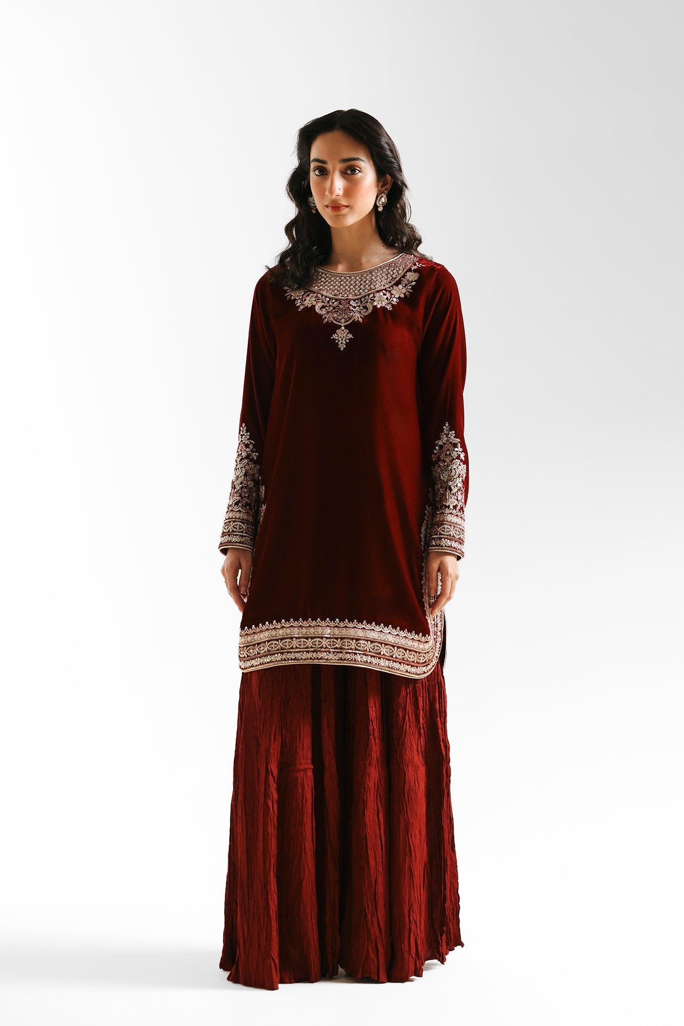 EMBROIDERED SUIT (E0962/104/414)
