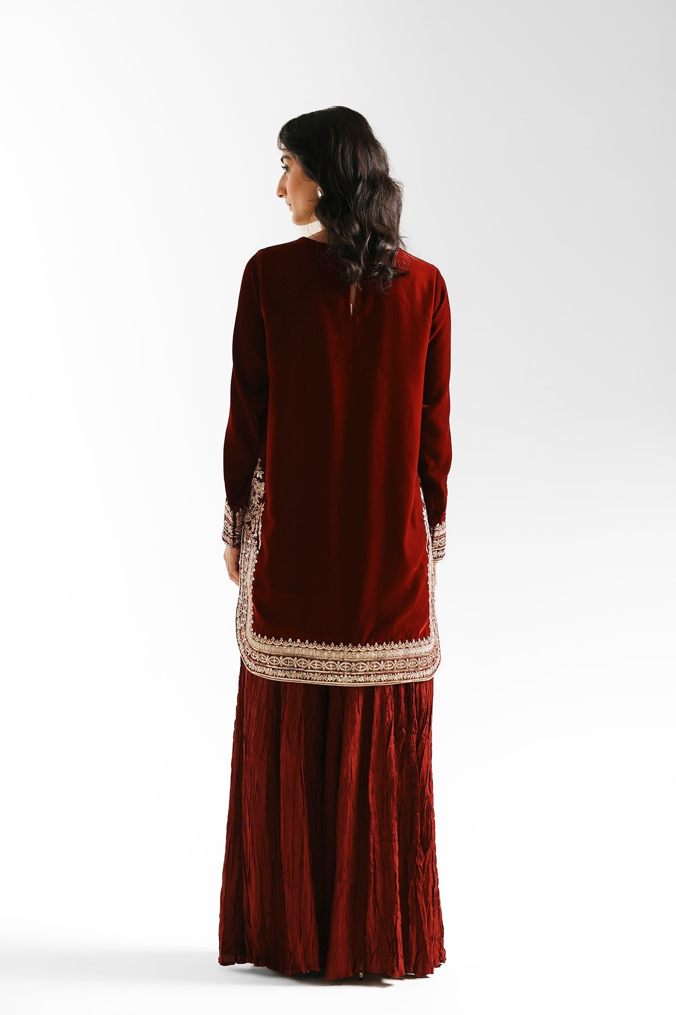 EMBROIDERED SUIT (E0962/104/414)