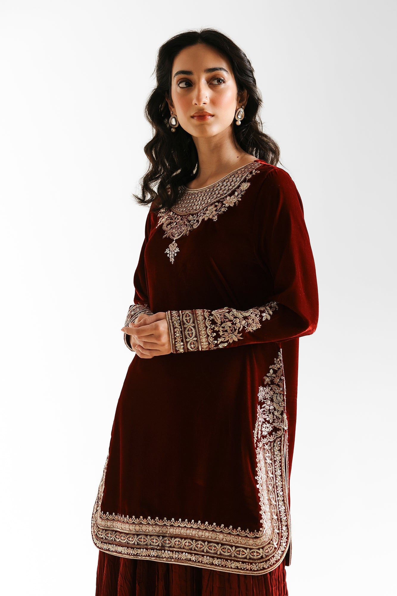 EMBROIDERED SUIT (E0962/104/414)