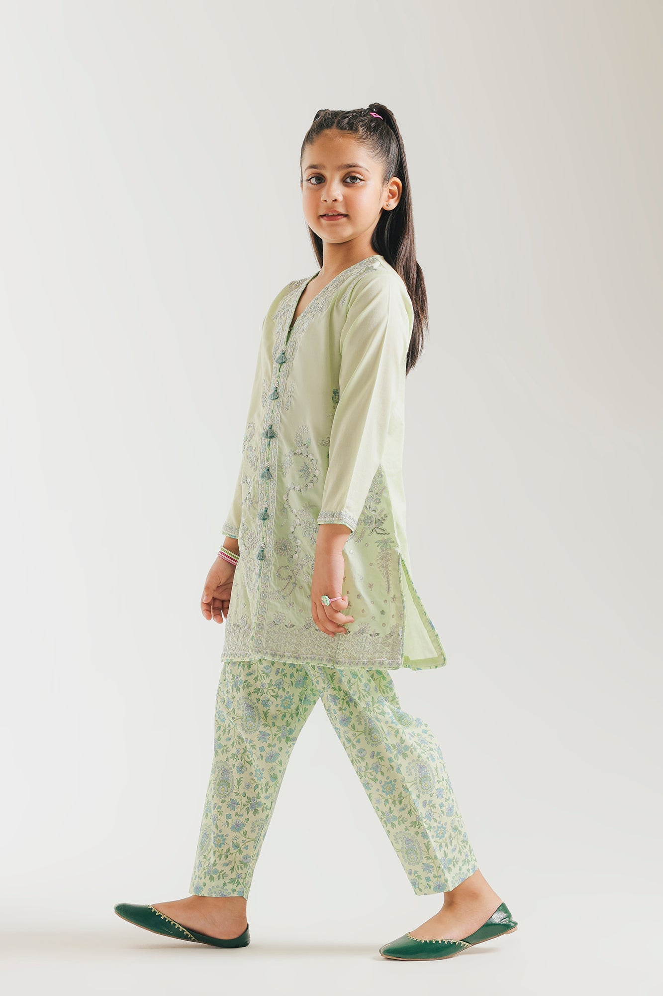 EMBROIDERED SUIT (E0963/404/130 E0963/304/130)