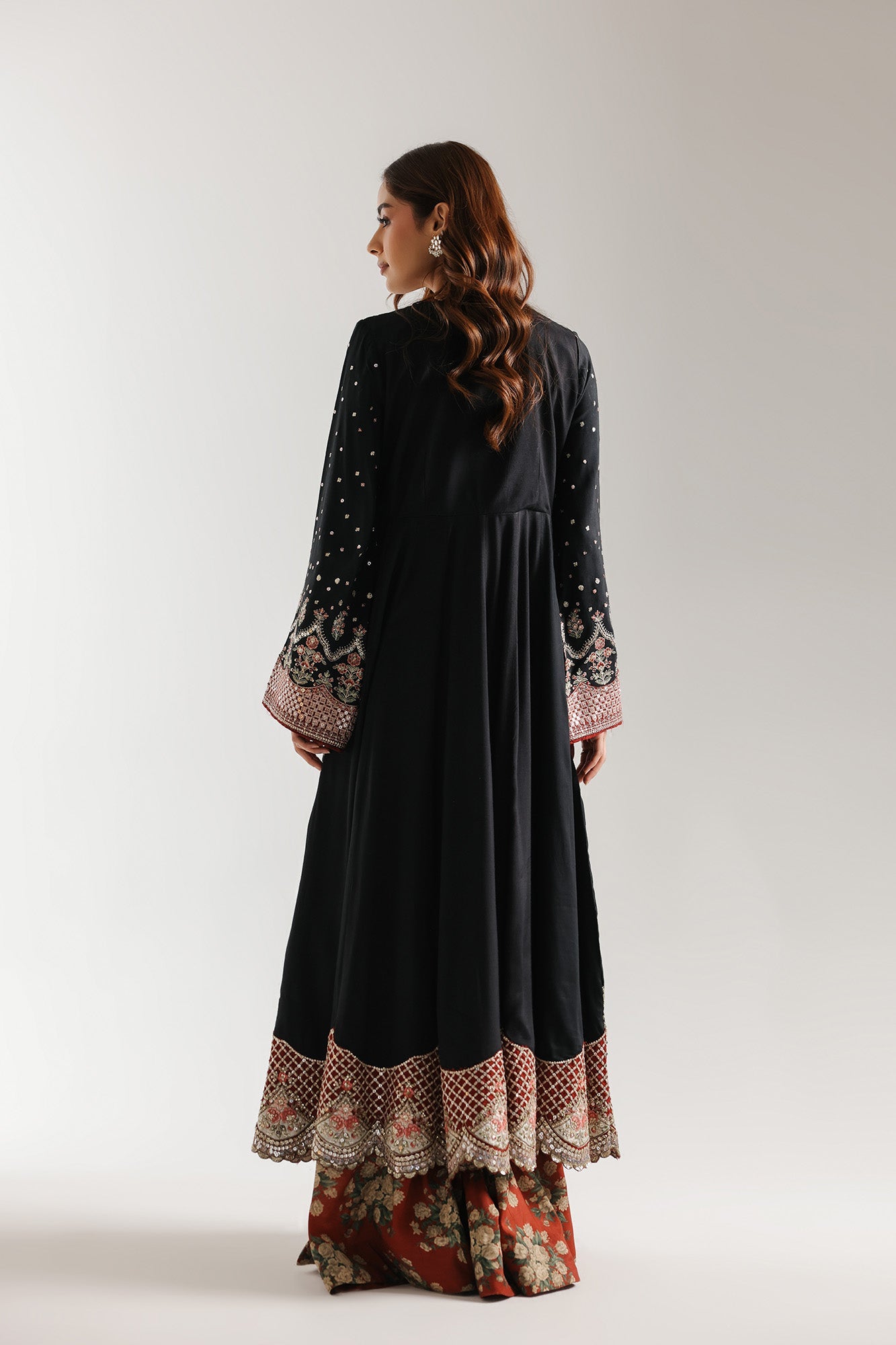 EMBROIDERED SUIT (E0964/104/901)