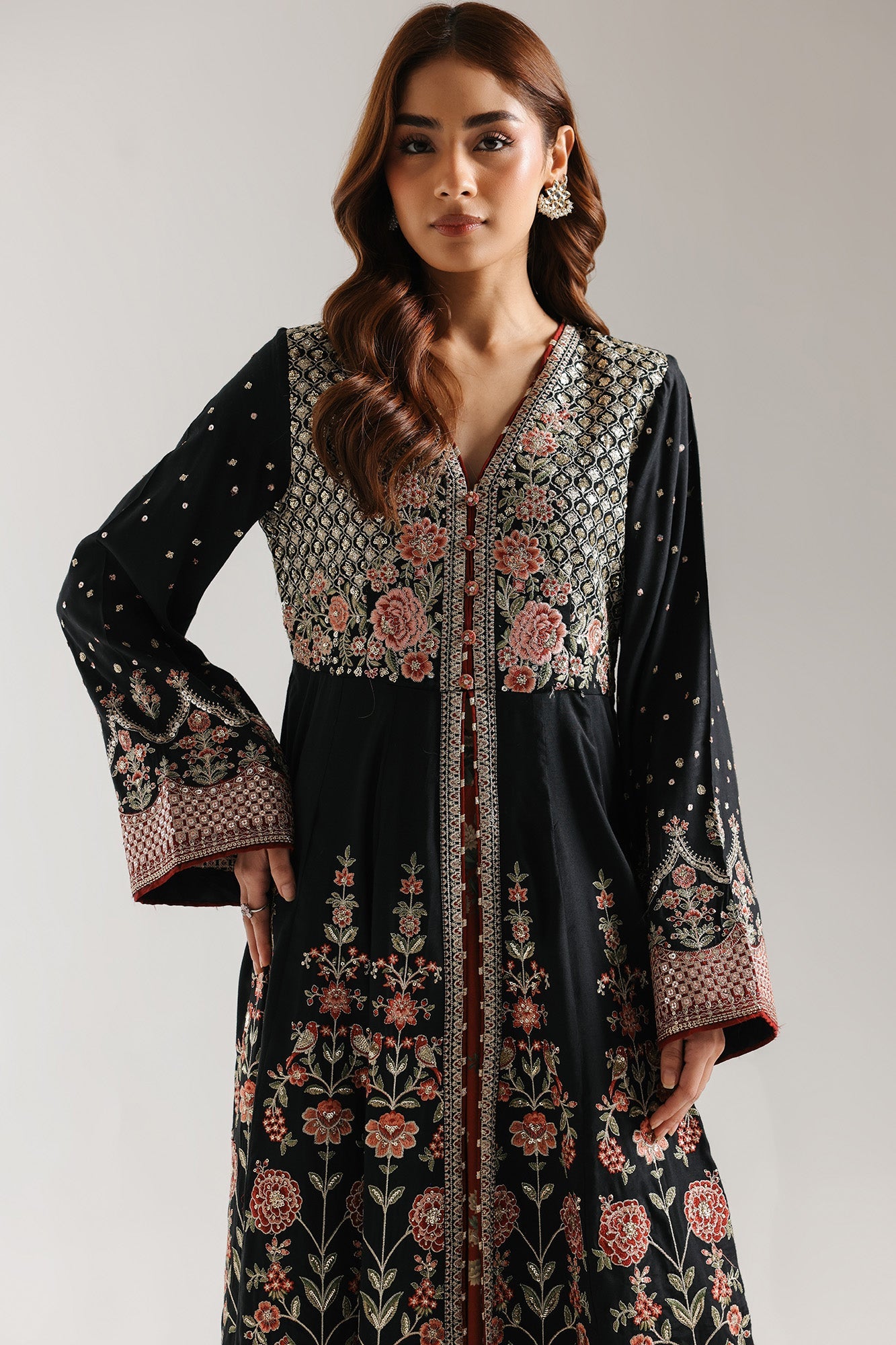EMBROIDERED SUIT (E0964/104/901)
