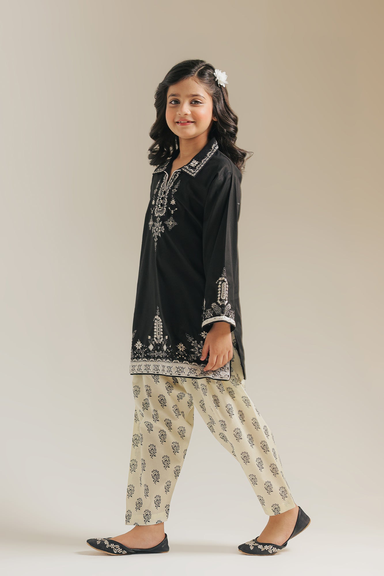 EMBROIDERED SUIT (E0969/404/902 E0969/304/902)