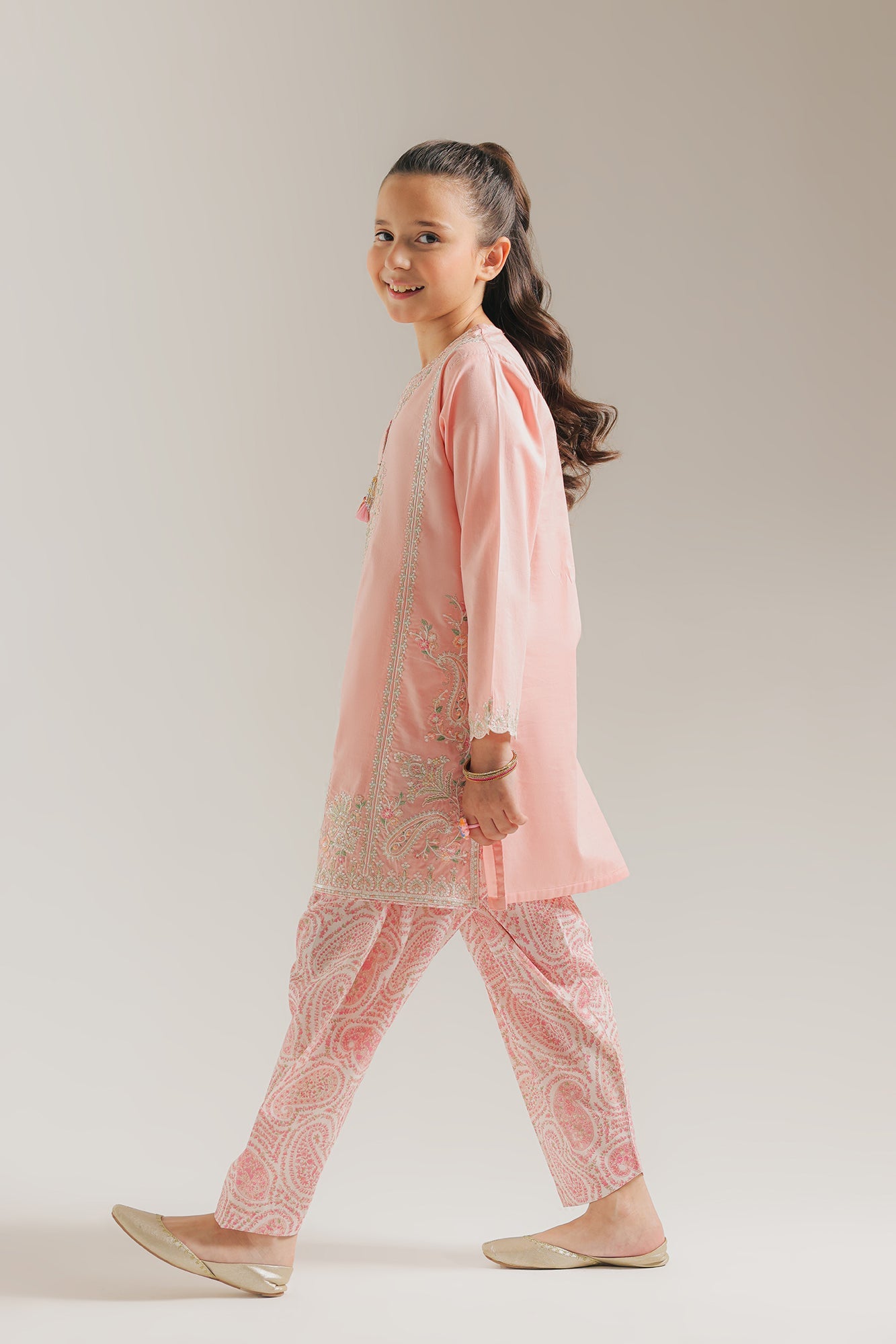 EMBROIDERED SUIT (E0970/404/424 E0970/304/424)