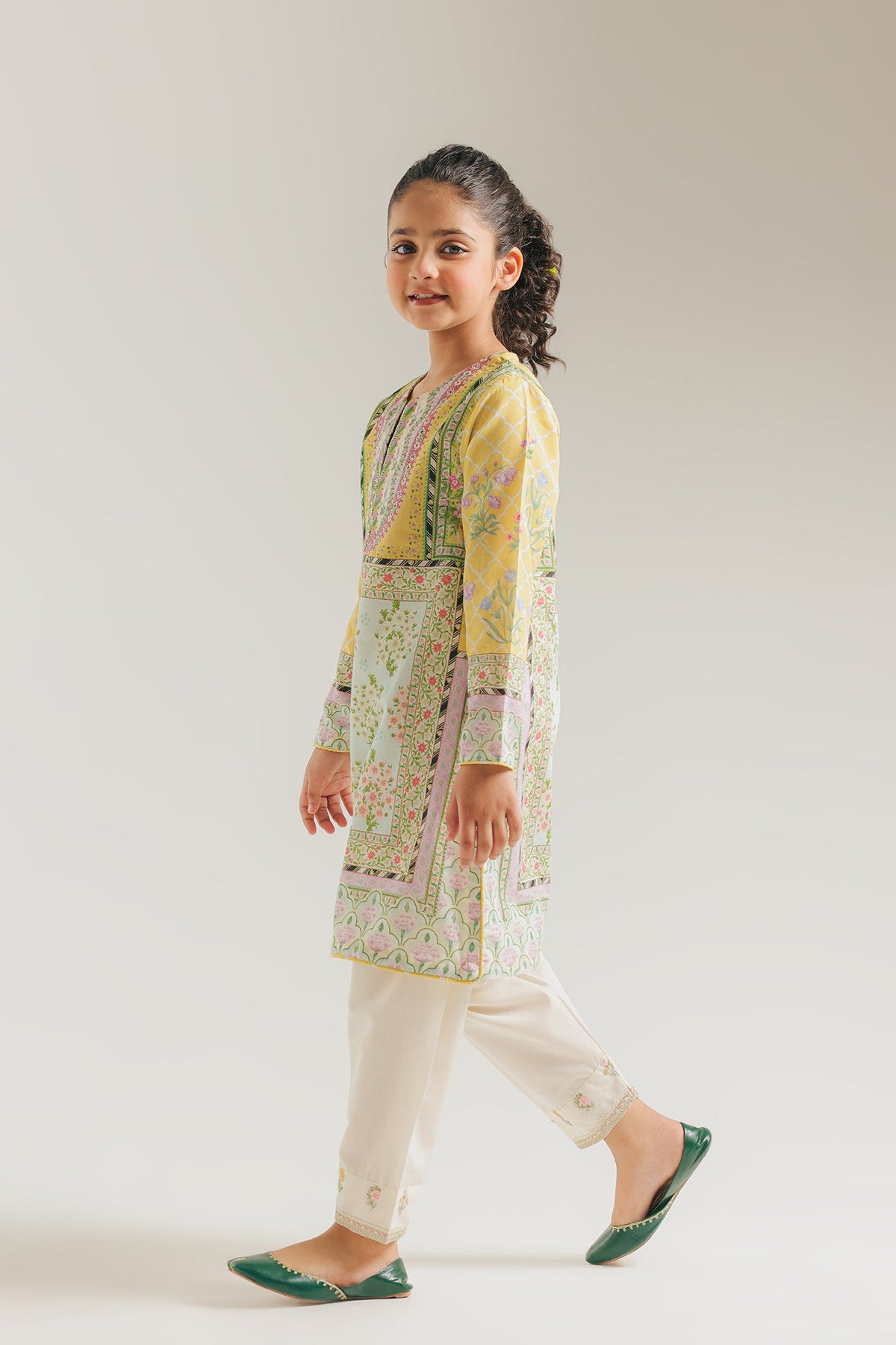 EMBROIDERED SUIT (E0975/404/112 E0975/304/112)