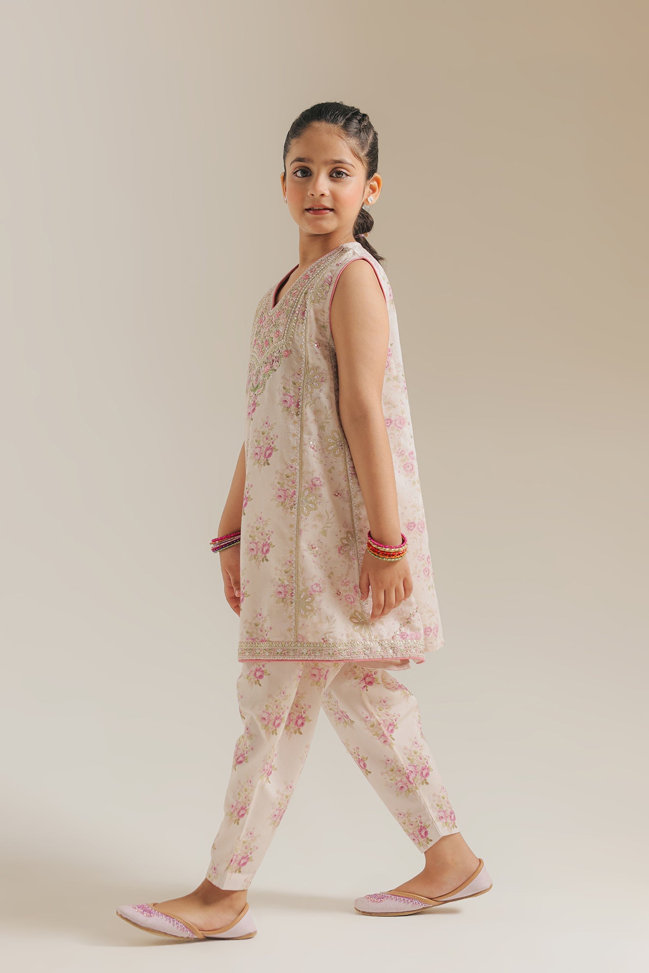 EMBROIDERED SUIT (E0977/404/328 E0977/304/328)