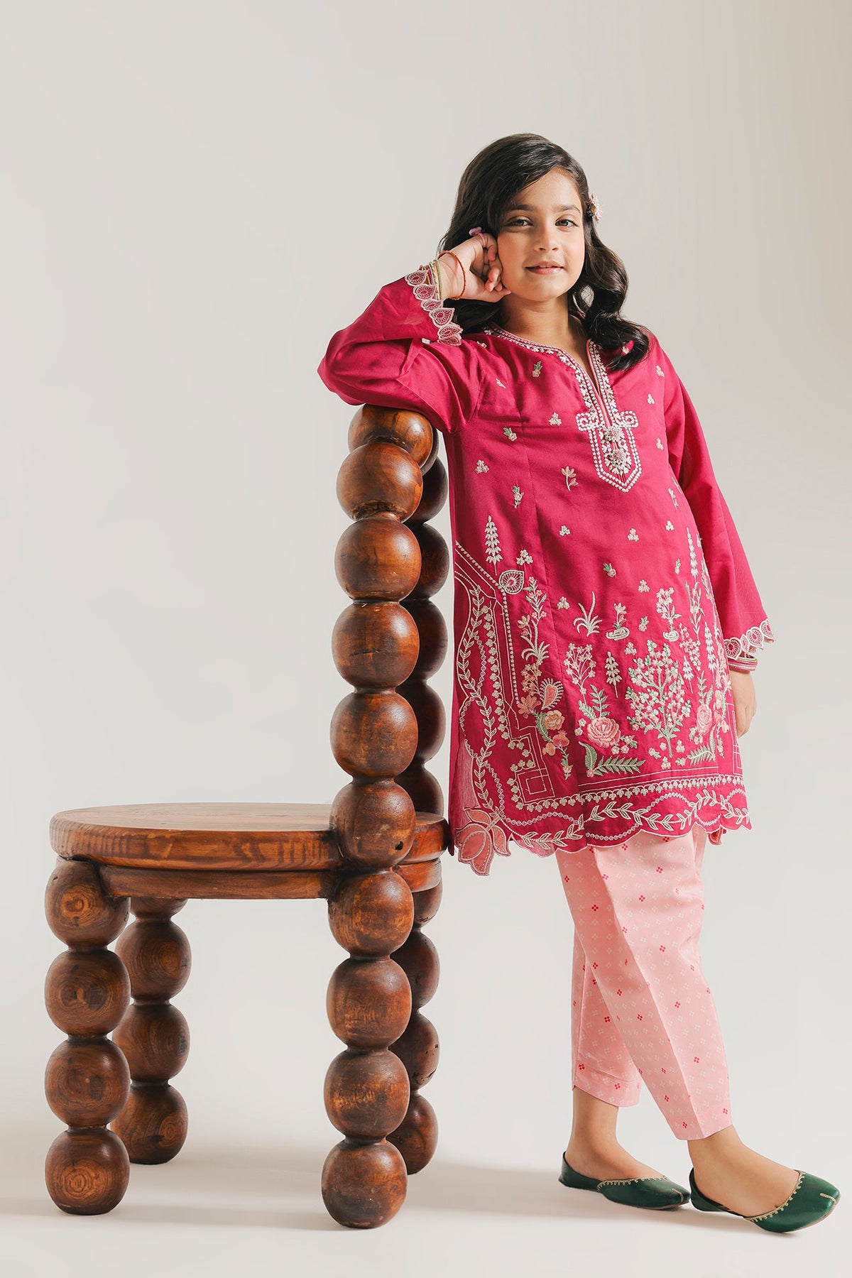 EMBROIDERED SUIT (E0978/404/524 E0978/304/524)