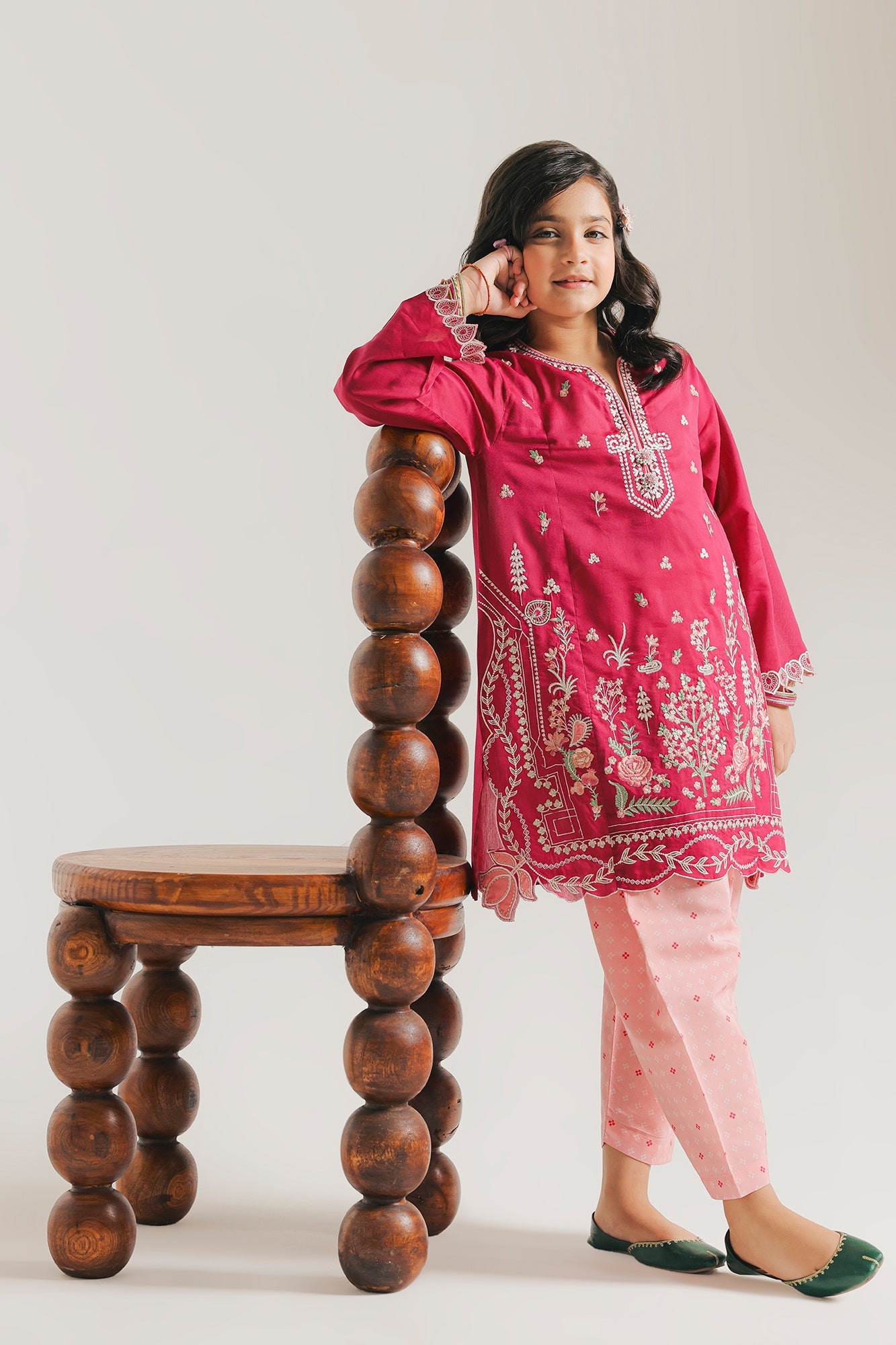 EMBROIDERED SUIT (E0978/404/524 E0978/304/524)