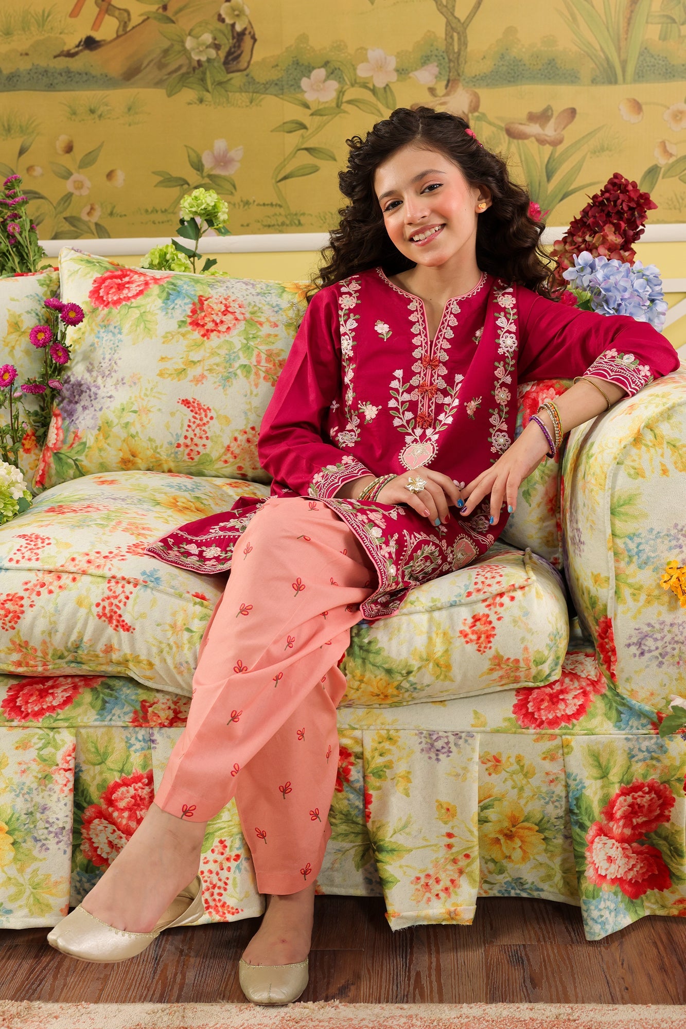 EMBROIDERED SUIT (E0985/404/525 E0985/304/525)