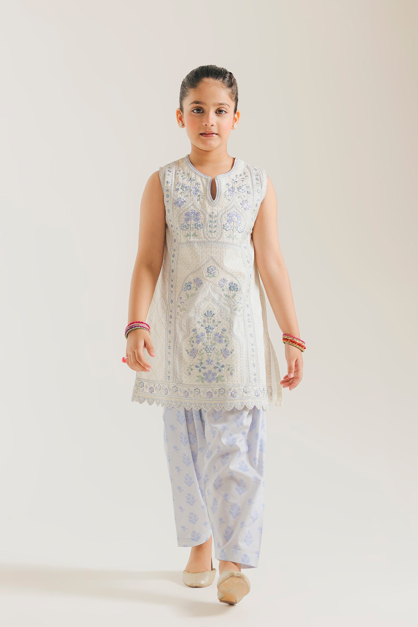 EMBROIDERED SUIT (E0993/404/003 E0993/304/003)