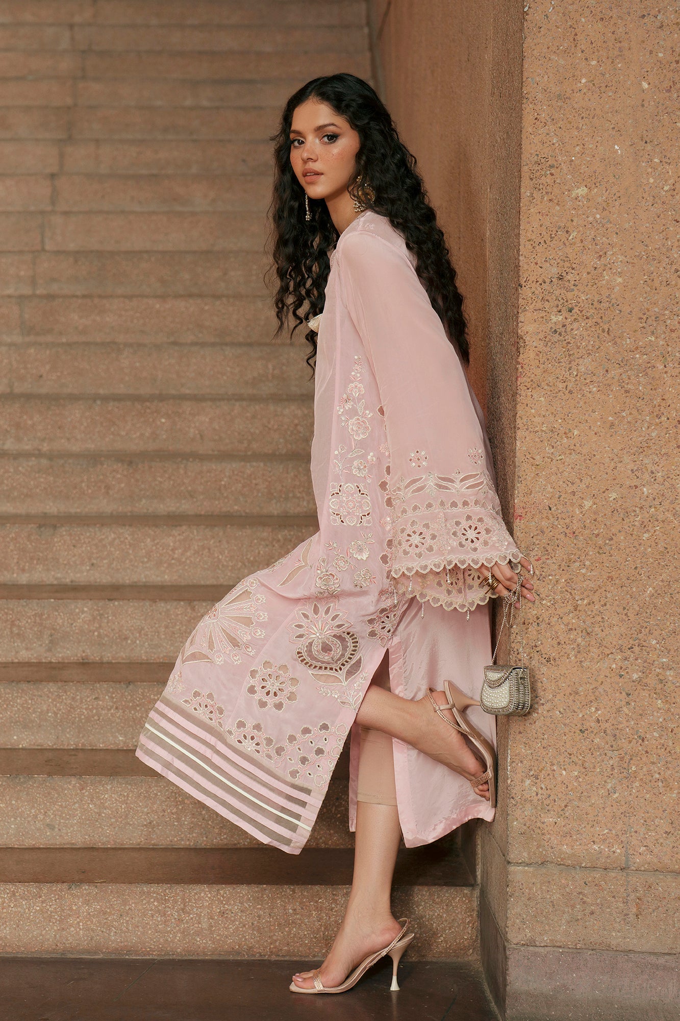 EMBROIDERED KAFTAN (E1000/104/328)