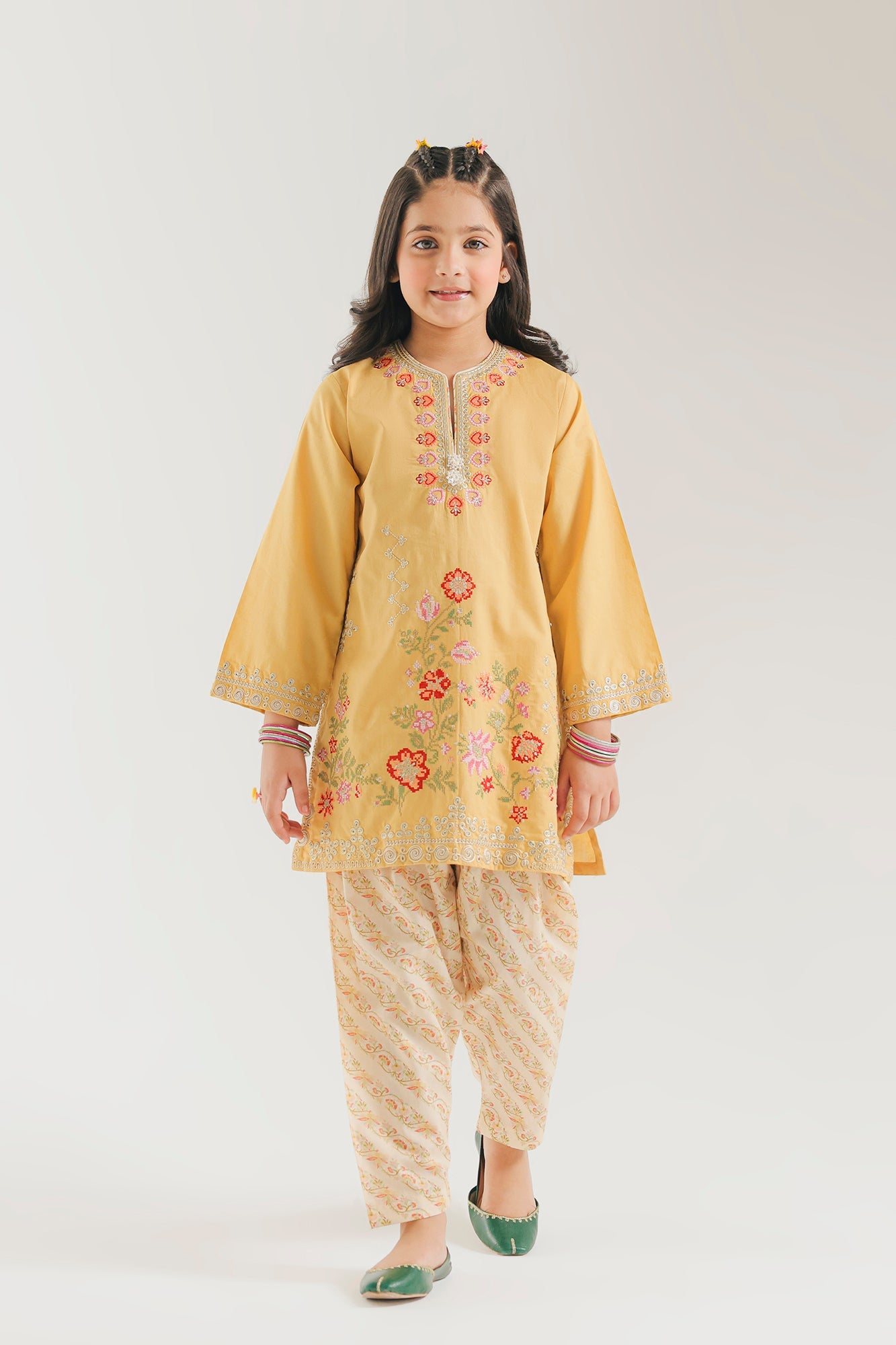 EMBROIDERED SUIT (E1000/404/225 E1000/304/225)