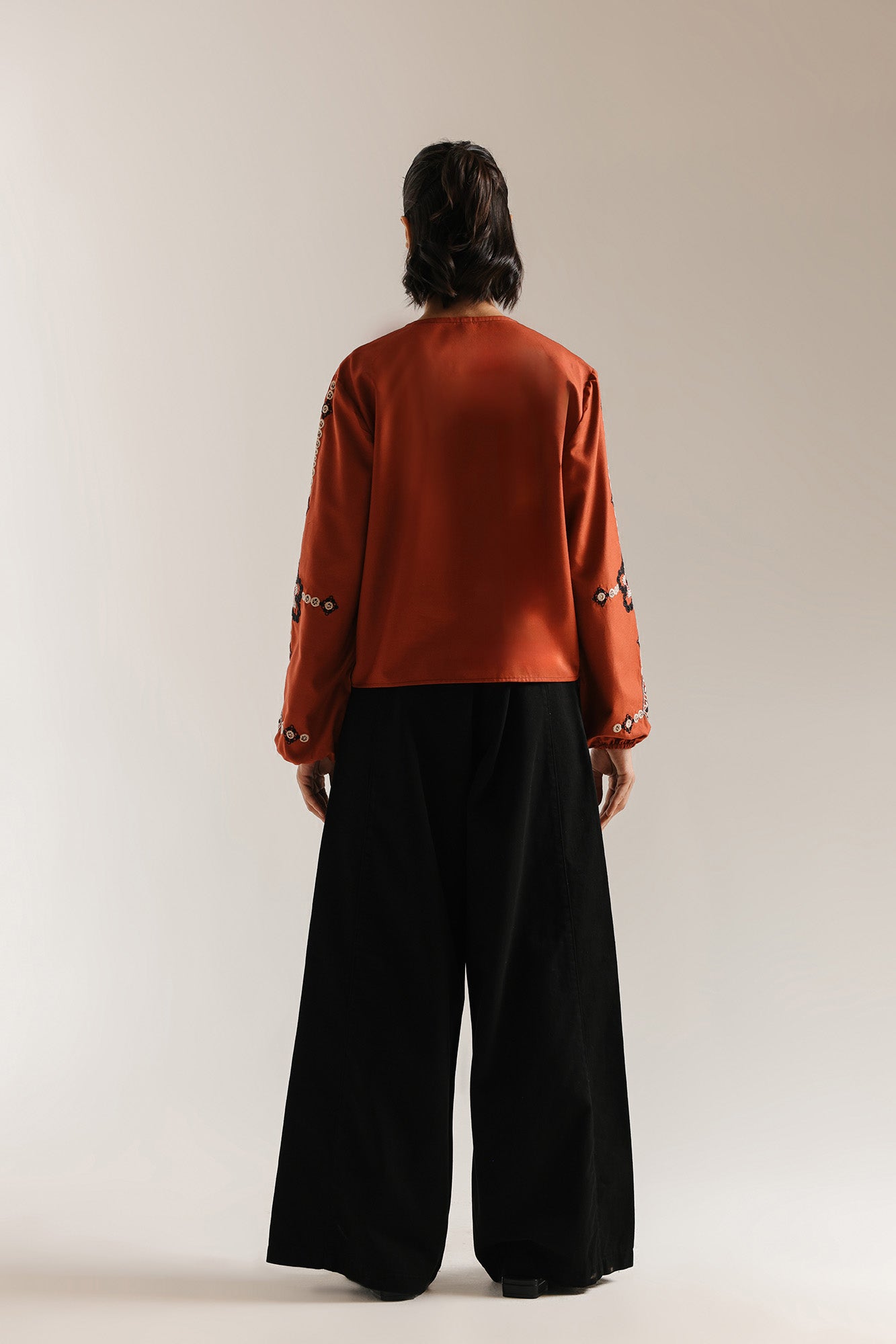 EMBROIDERED SHIRT (E1004/101/203)