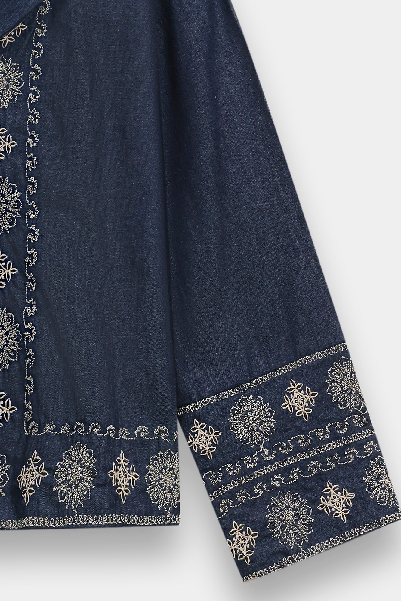 EMBROIDERED TOP (E1008/101/625)