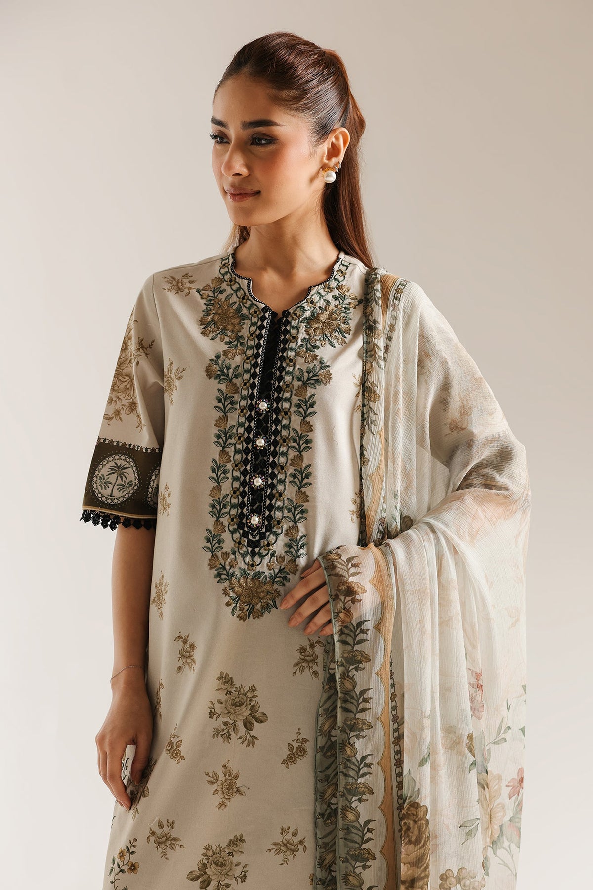 EMBROIDERED SUIT (E1009/203/006)