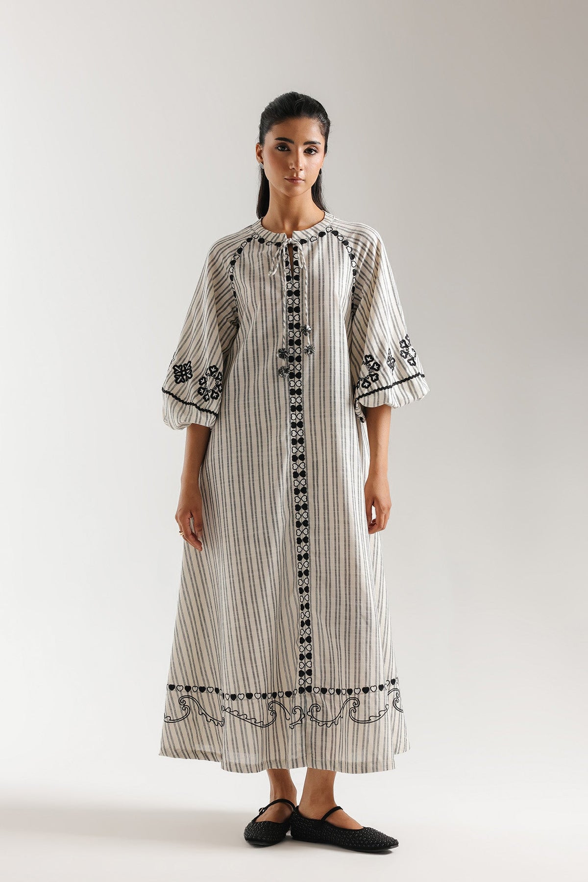 EMBROIDERED DRESS (E1010/101/005)