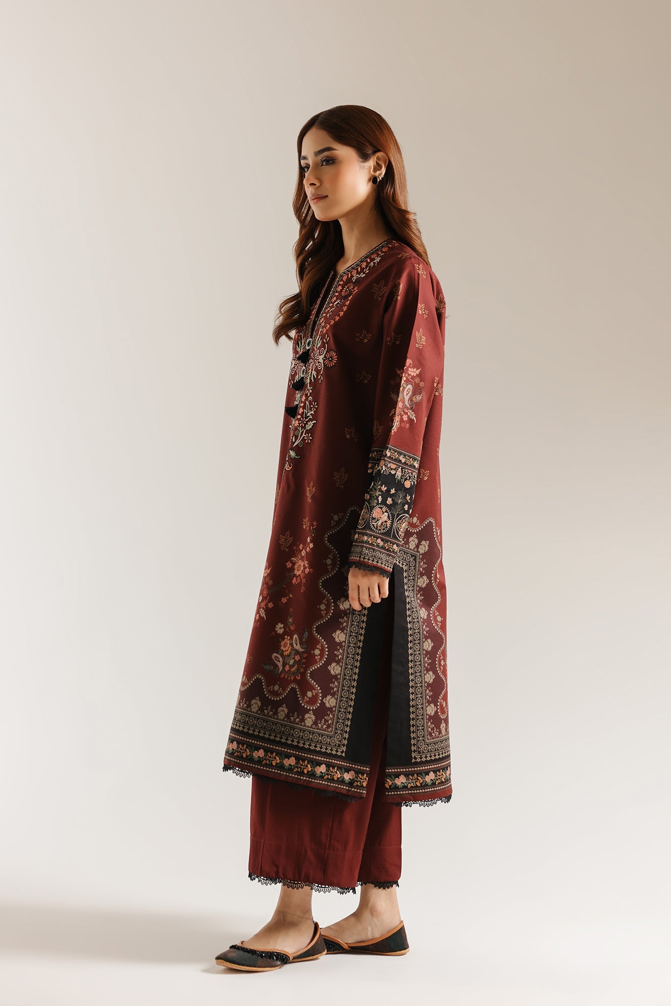 EMBROIDERED SUIT (E1012/203/319)