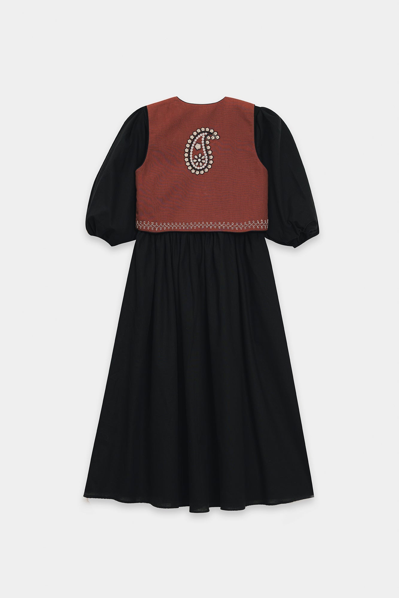 EMBROIDERED DRESS (E1013/101/901)