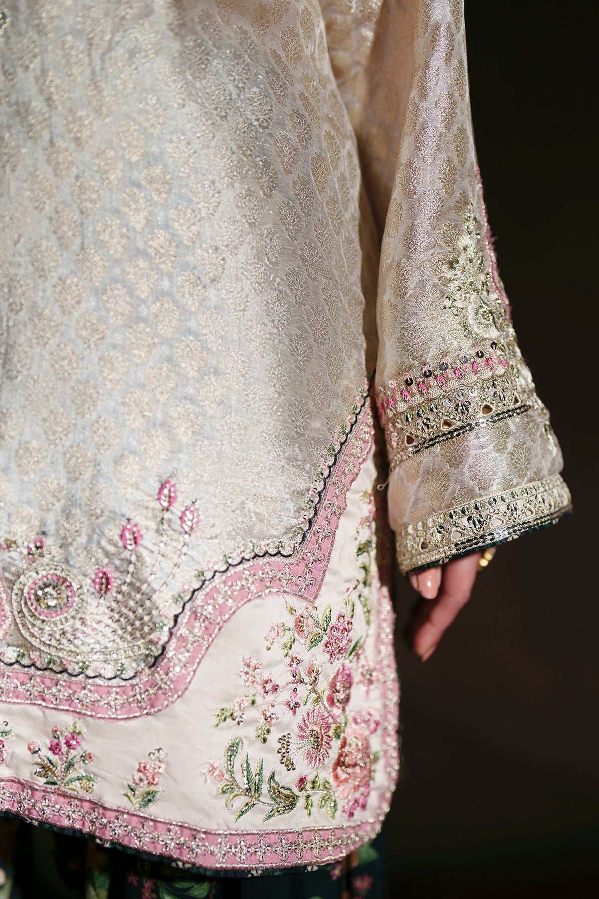 EMBROIDERED SUIT (E1014/104/002)