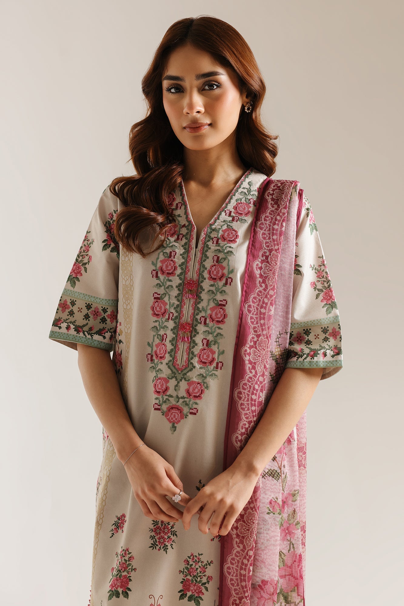 EMBROIDERED SUIT (E1015/203/524)