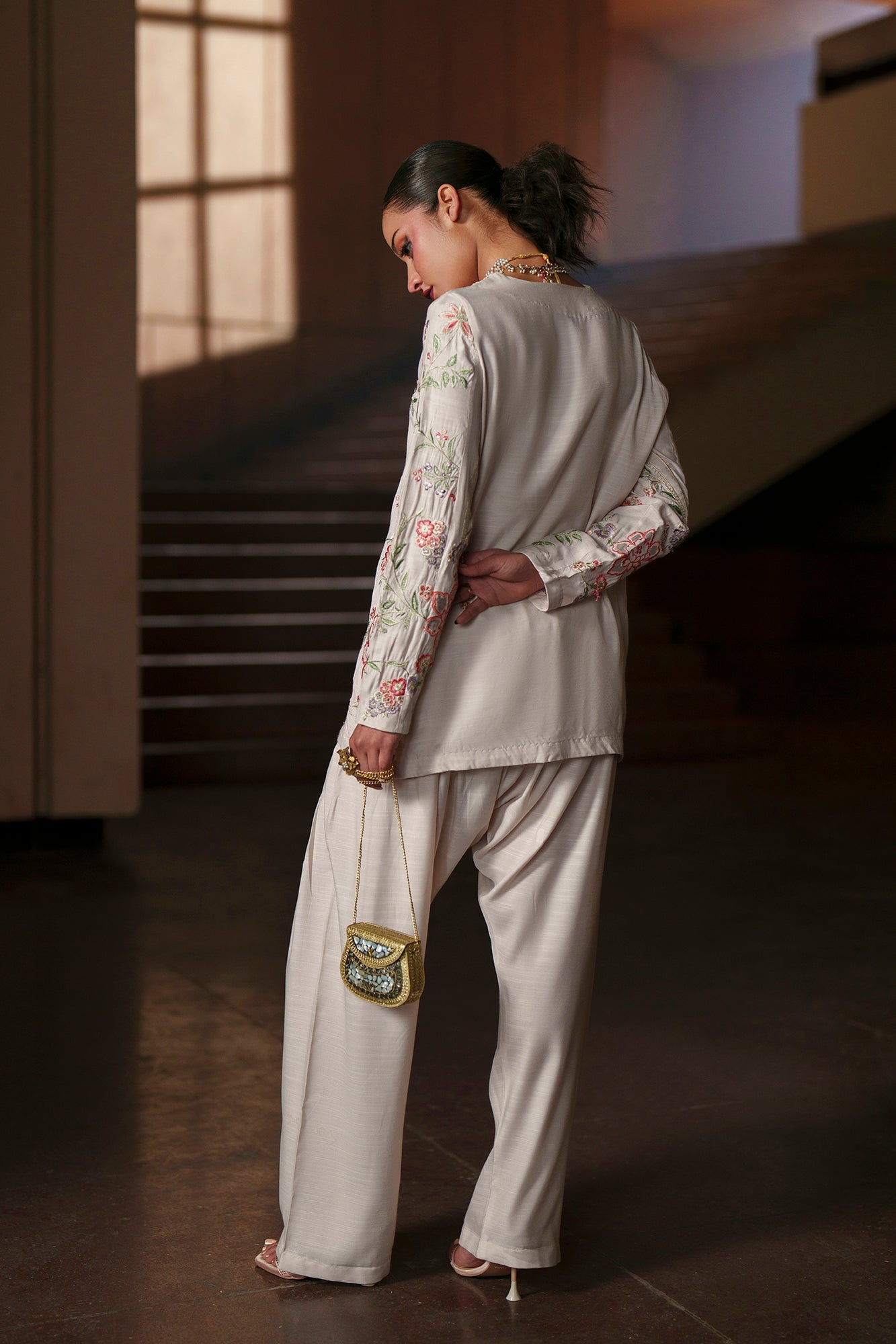 EMBROIDERED SUIT (E1016/104/004)