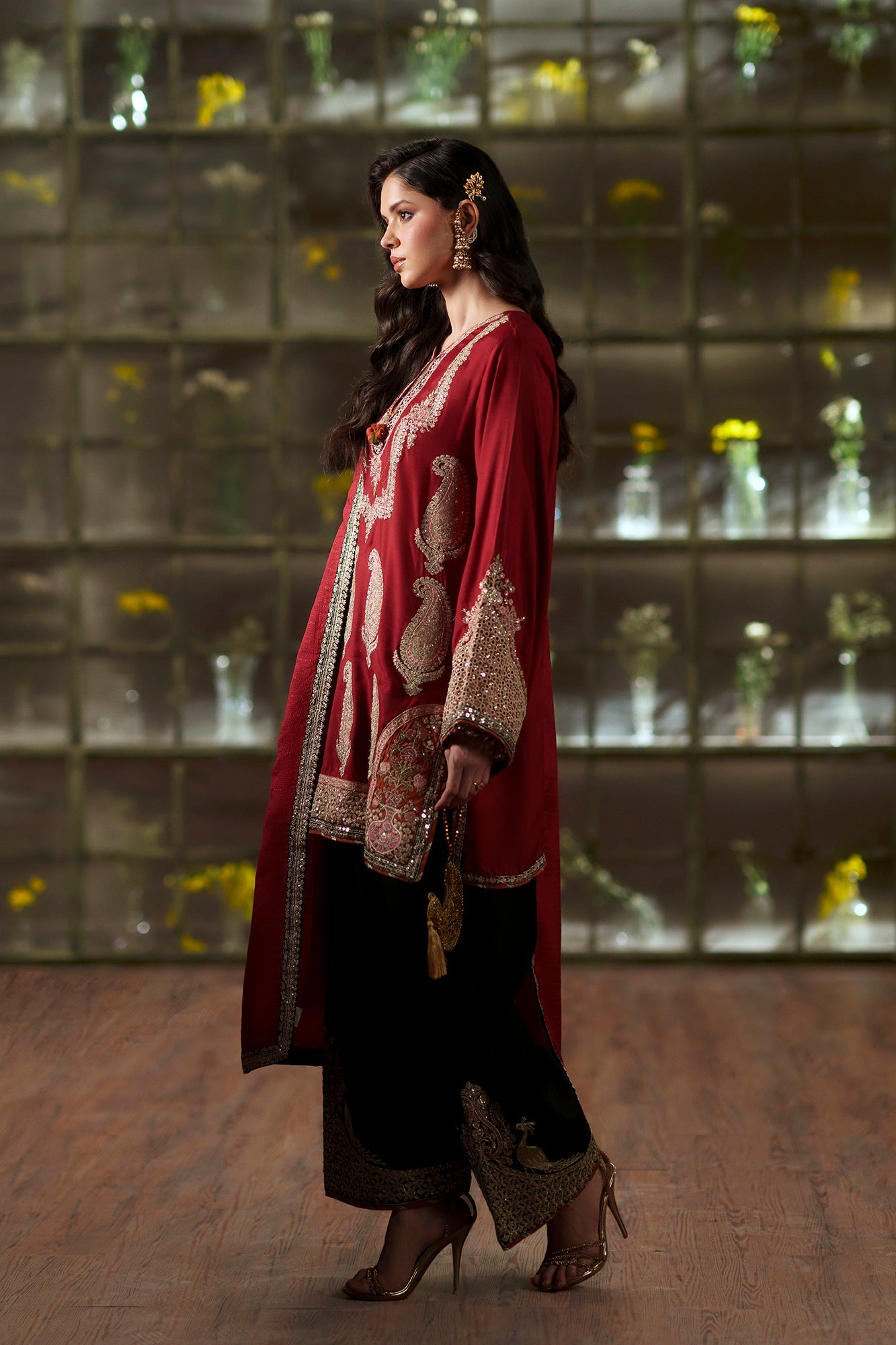 EMBROIDERED SUIT (E1024/104/306)