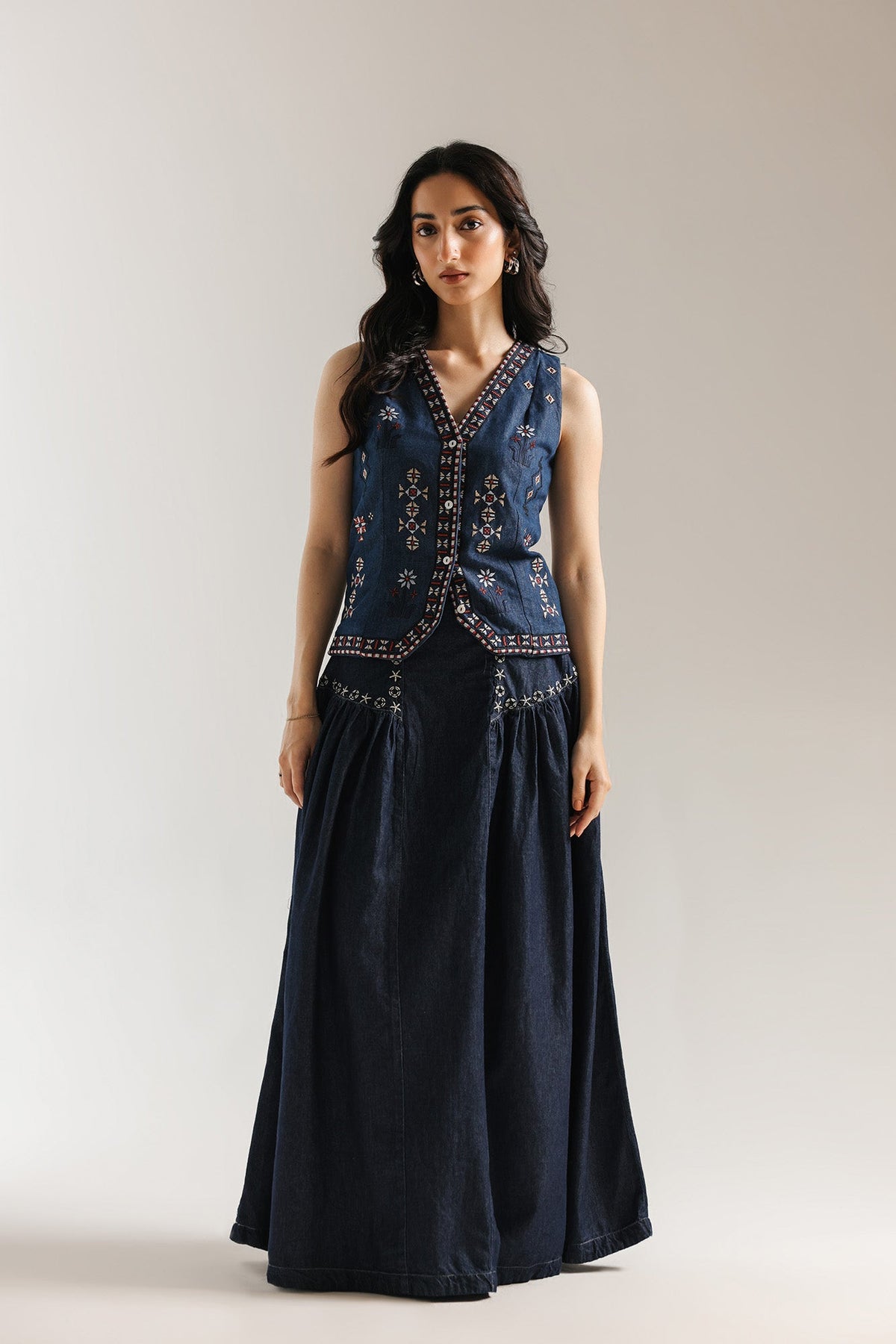 EMBROIDERED SKIRT (E1038/101/906)