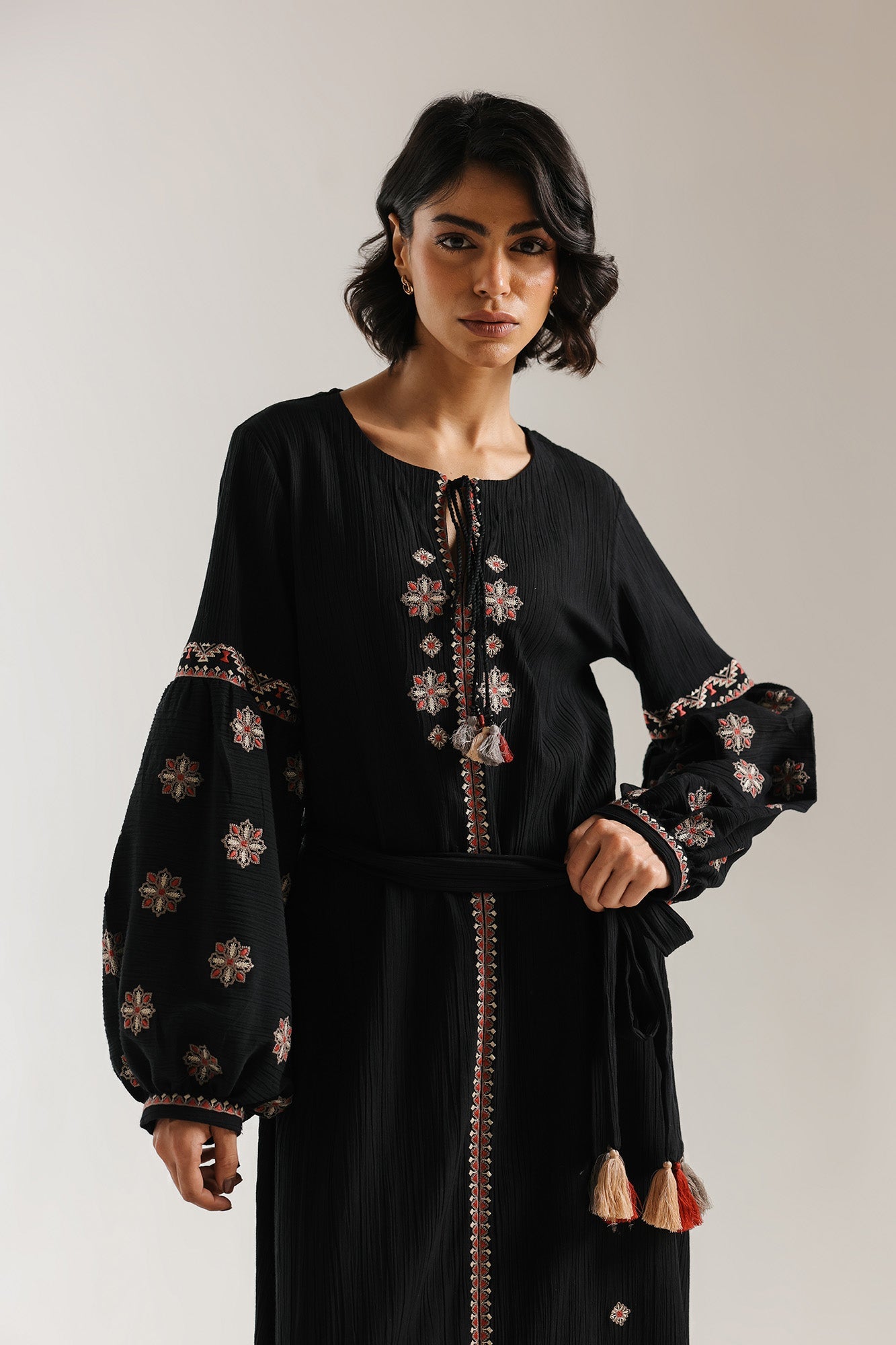 EMBROIDERED DRESS (E1042/101/902)