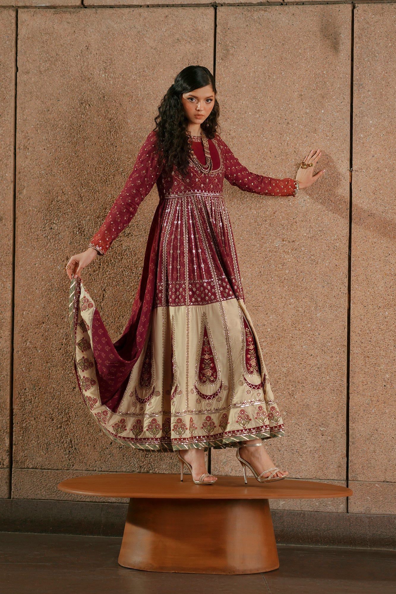 EMBROIDERED DRESS (E1044/104/306)